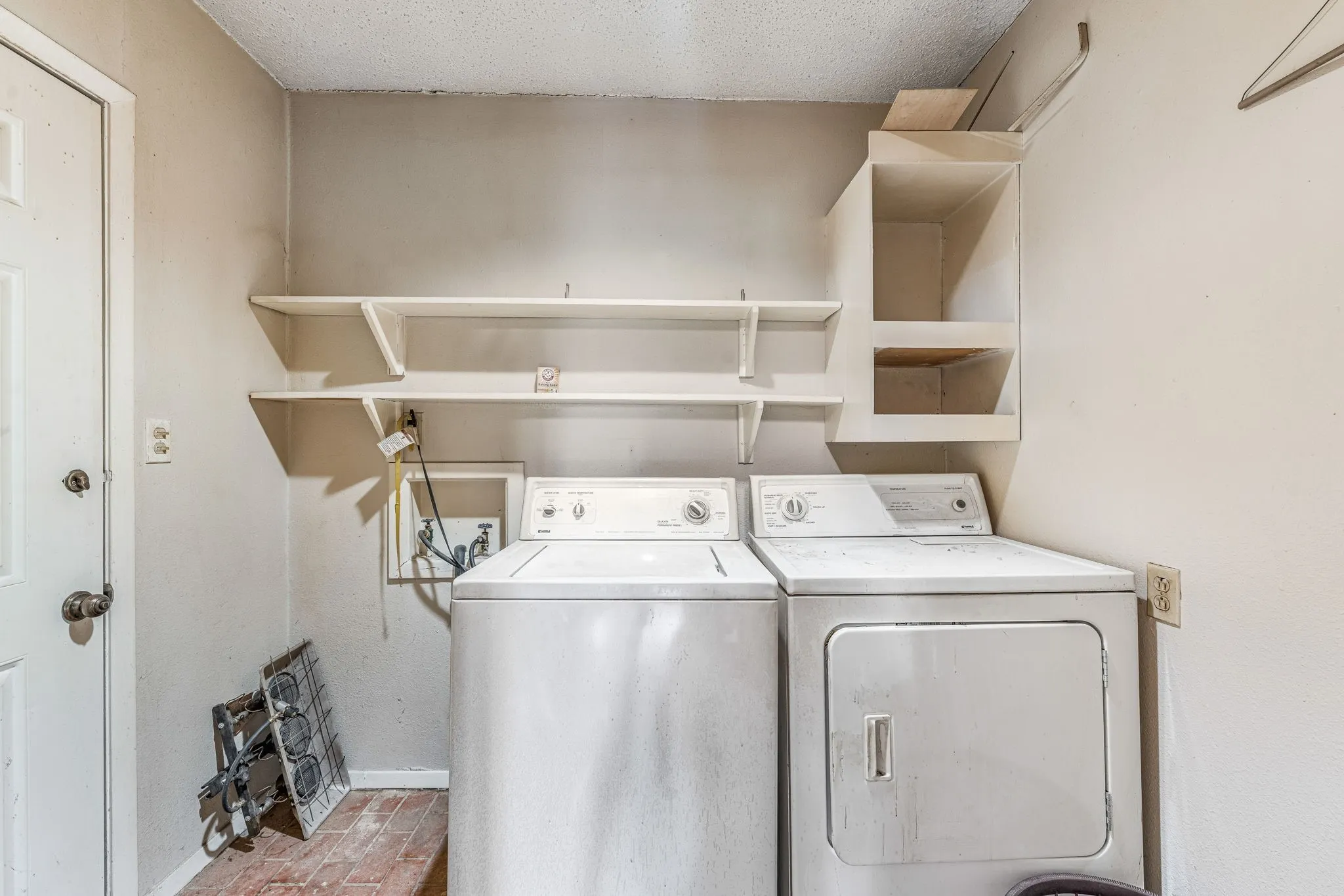 Farm For Sale in Comanche County , 2850 County Road 434, Dublin, Texas 76446, 2 Bedroom, 2 Bathroom, Garage spaces, 1,008 Sqft, built in 1970, mls#20944281, Real Estate Agent in Dublin, Homes For Sale in Comanche county, Homes For Sale in Dublin, Realtor in Dublin Texas, Real Estate Brokerage Independent Realty Texas, Luminita Cordes Realtor
