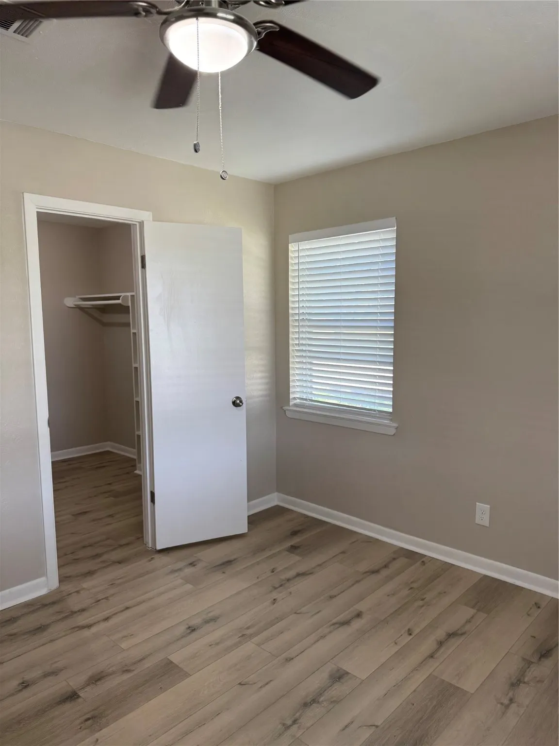 Single Family Residence For Sale in Grayson County , 711 S Farmington Road, Howe, Texas 75459, 3 Bedrooms, 3 Bathrooms, 2 Garage spaces, 1,969 Sqft, built in 1971, Proposed, Price $275,000, mls#20944407, Real Estate Agent in Howe, Homes For Sale in Grayson county, Homes For Sale in Howe, Realtor in Howe Texas, Real Estate Brokerage Independent Realty Texas, Luminita Cordes Realtor