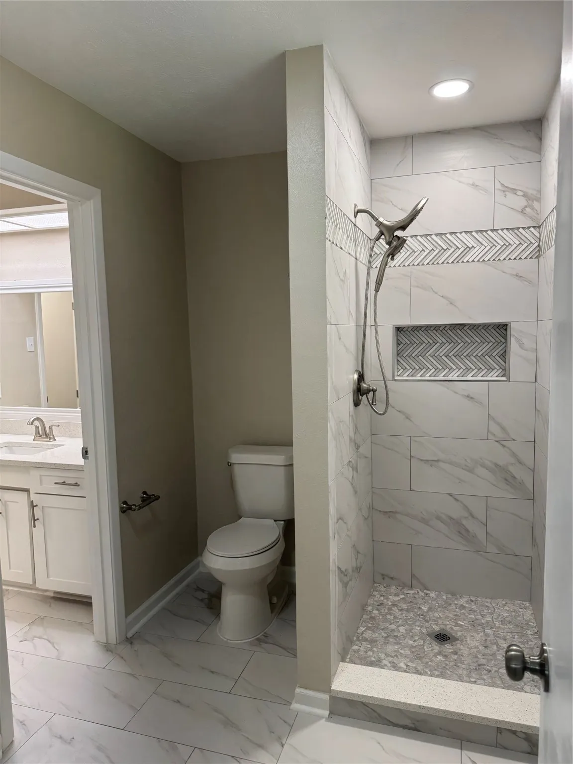 Single Family Residence For Sale in Grayson County , 711 S Farmington Road, Howe, Texas 75459, 3 Bedrooms, 3 Bathrooms, 2 Garage spaces, 1,969 Sqft, built in 1971, Proposed, Price $275,000, mls#20944407, Real Estate Agent in Howe, Homes For Sale in Grayson county, Homes For Sale in Howe, Realtor in Howe Texas, Real Estate Brokerage Independent Realty Texas, Luminita Cordes Realtor