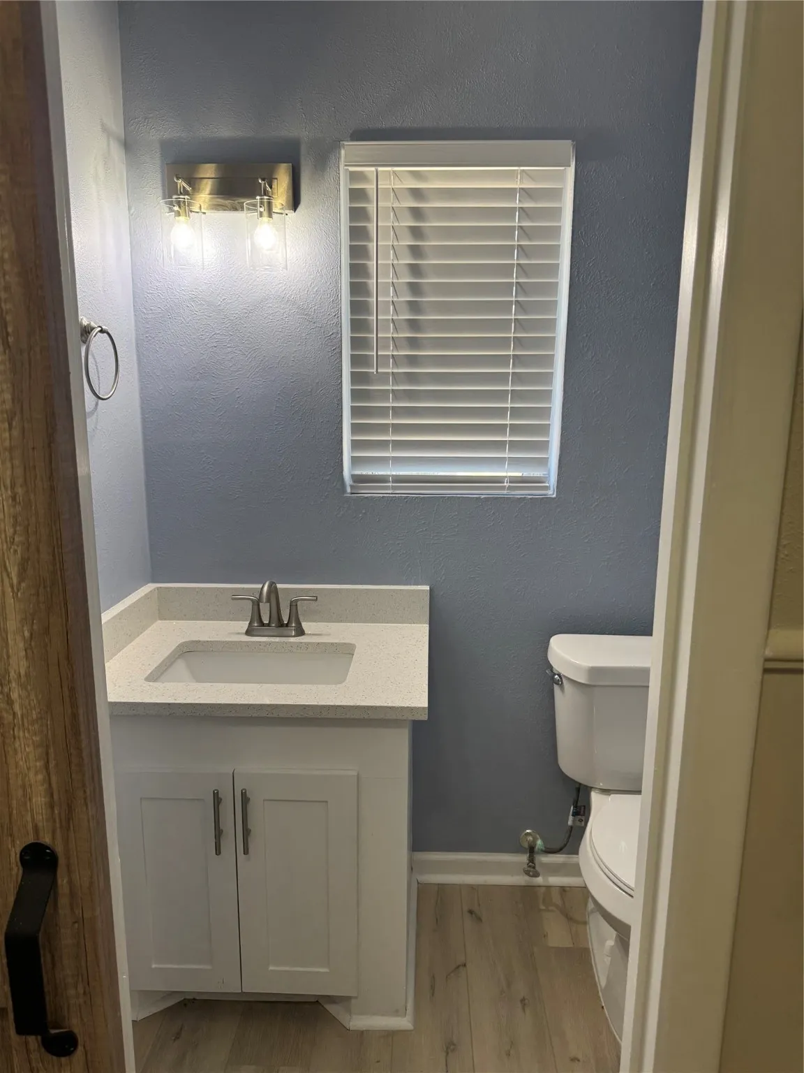 Single Family Residence For Sale in Grayson County , 711 S Farmington Road, Howe, Texas 75459, 3 Bedrooms, 3 Bathrooms, 2 Garage spaces, 1,969 Sqft, built in 1971, Proposed, Price $275,000, mls#20944407, Real Estate Agent in Howe, Homes For Sale in Grayson county, Homes For Sale in Howe, Realtor in Howe Texas, Real Estate Brokerage Independent Realty Texas, Luminita Cordes Realtor