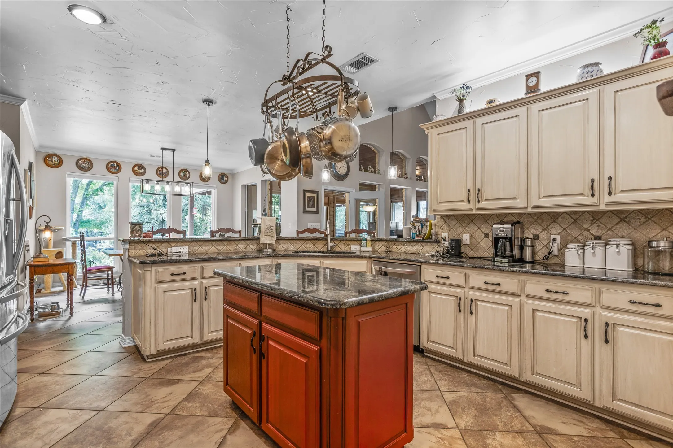 Single Family Residence For Sale in Parker County , 110 Bent Creek Ranch Court, Fort Worth, Texas 76126, 5 Bedroom, 5 Bathroom, 3 Garage spaces, 4,965 Sqft, built in 2002, mls#20940132, Real Estate Agent in Fort Worth, Homes For Sale in Parker county, Homes For Sale in Fort Worth, Realtor in Fort Worth Texas, Real Estate Brokerage Independent Realty Texas, Luminita Cordes Realtor