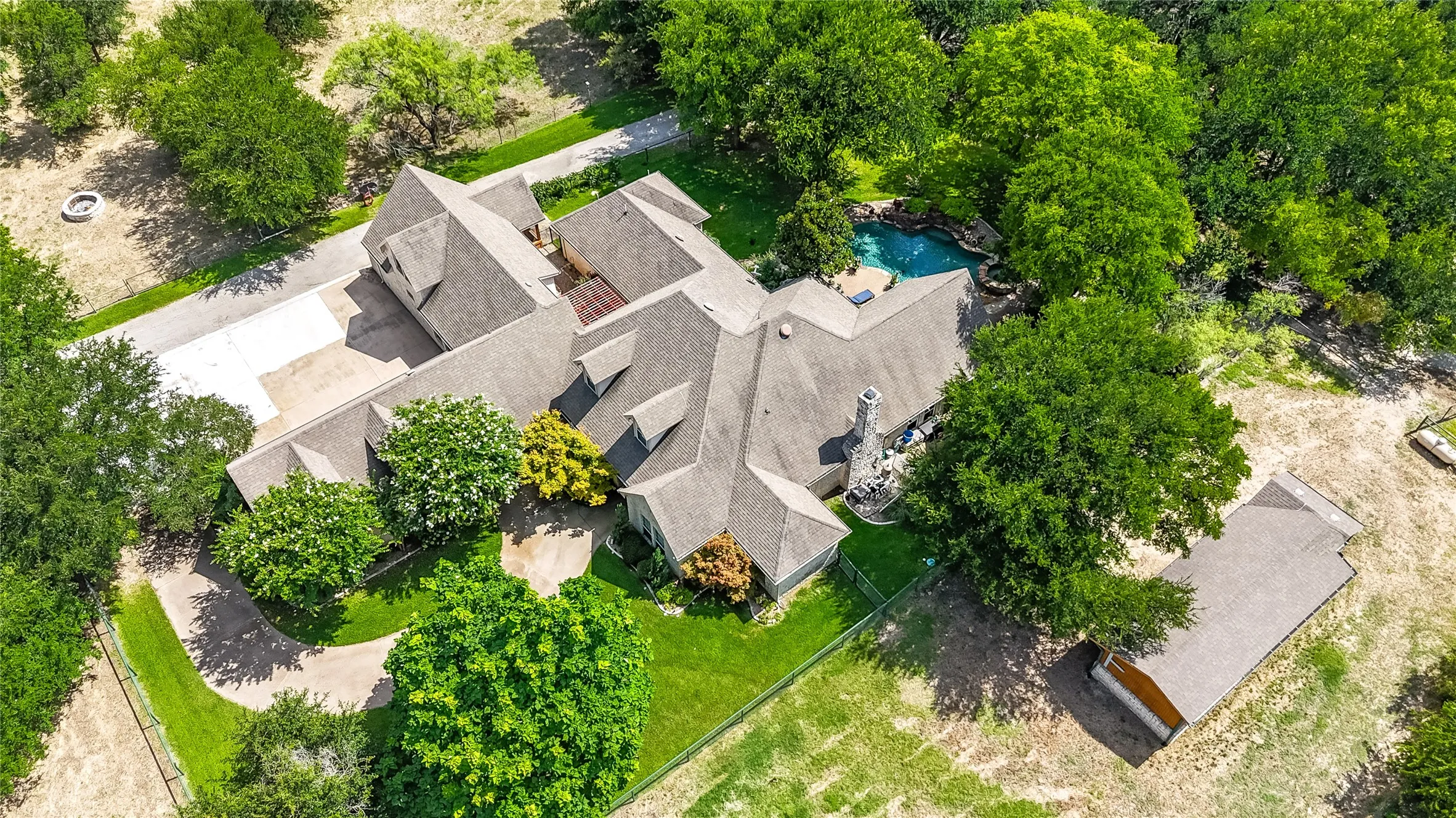 Single Family Residence For Sale in Parker County , 110 Bent Creek Ranch Court, Fort Worth, Texas 76126, 5 Bedroom, 5 Bathroom, 3 Garage spaces, 4,965 Sqft, built in 2002, mls#20940132, Real Estate Agent in Fort Worth, Homes For Sale in Parker county, Homes For Sale in Fort Worth, Realtor in Fort Worth Texas, Real Estate Brokerage Independent Realty Texas, Luminita Cordes Realtor