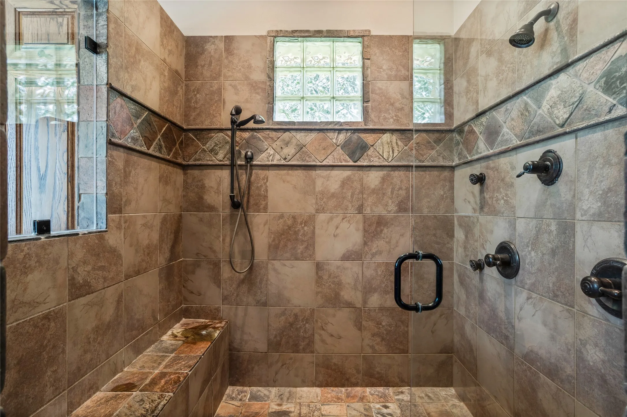 Single Family Residence For Sale in Parker County , 110 Bent Creek Ranch Court, Fort Worth, Texas 76126, 5 Bedroom, 5 Bathroom, 3 Garage spaces, 4,965 Sqft, built in 2002, mls#20940132, Real Estate Agent in Fort Worth, Homes For Sale in Parker county, Homes For Sale in Fort Worth, Realtor in Fort Worth Texas, Real Estate Brokerage Independent Realty Texas, Luminita Cordes Realtor
