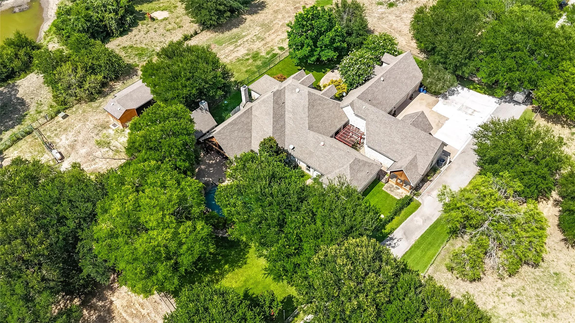 Single Family Residence For Sale in Parker County , 110 Bent Creek Ranch Court, Fort Worth, Texas 76126, 5 Bedroom, 5 Bathroom, 3 Garage spaces, 4,965 Sqft, built in 2002, mls#20940132, Real Estate Agent in Fort Worth, Homes For Sale in Parker county, Homes For Sale in Fort Worth, Realtor in Fort Worth Texas, Real Estate Brokerage Independent Realty Texas, Luminita Cordes Realtor