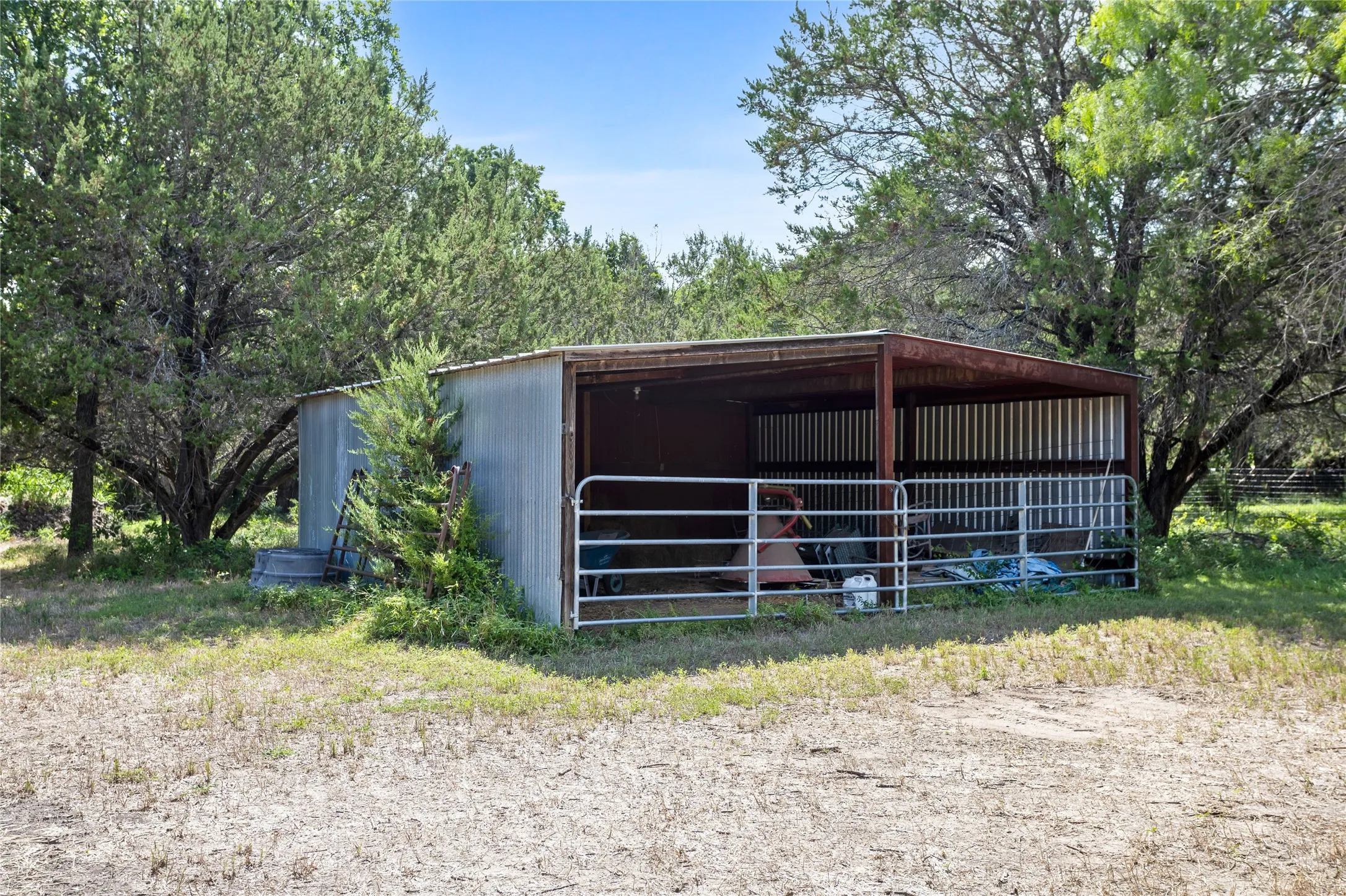 Single Family Residence For Sale in Parker County , 110 Bent Creek Ranch Court, Fort Worth, Texas 76126, 5 Bedroom, 5 Bathroom, 3 Garage spaces, 4,965 Sqft, built in 2002, mls#20940132, Real Estate Agent in Fort Worth, Homes For Sale in Parker county, Homes For Sale in Fort Worth, Realtor in Fort Worth Texas, Real Estate Brokerage Independent Realty Texas, Luminita Cordes Realtor