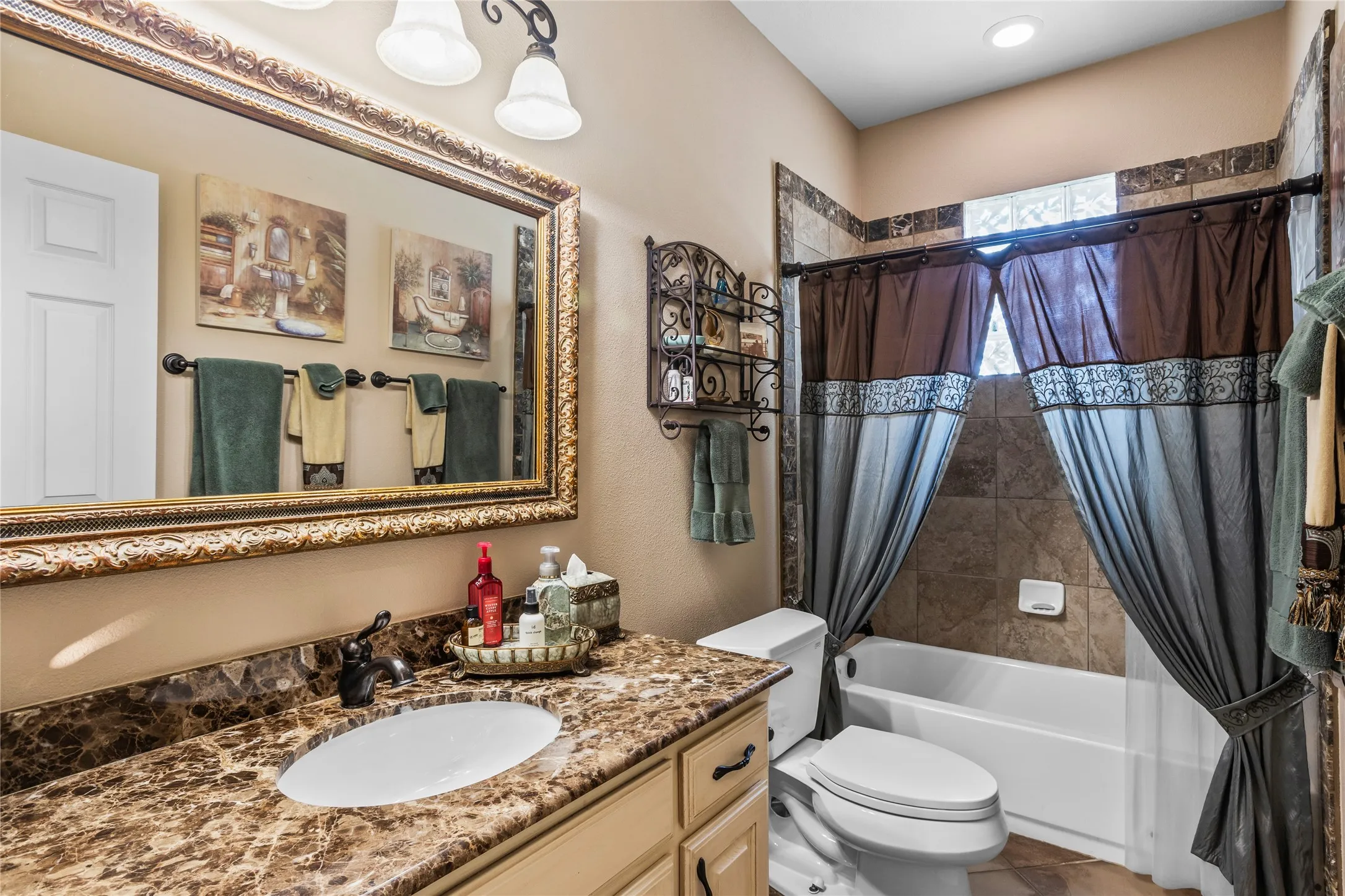 Single Family Residence For Sale in Parker County , 110 Bent Creek Ranch Court, Fort Worth, Texas 76126, 5 Bedroom, 5 Bathroom, 3 Garage spaces, 4,965 Sqft, built in 2002, mls#20940132, Real Estate Agent in Fort Worth, Homes For Sale in Parker county, Homes For Sale in Fort Worth, Realtor in Fort Worth Texas, Real Estate Brokerage Independent Realty Texas, Luminita Cordes Realtor