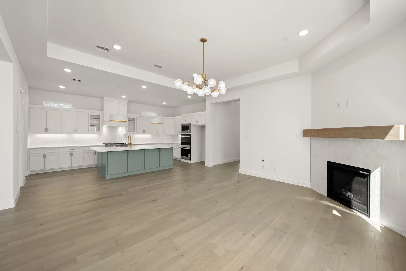14465 Overlook Park- Living Room-2