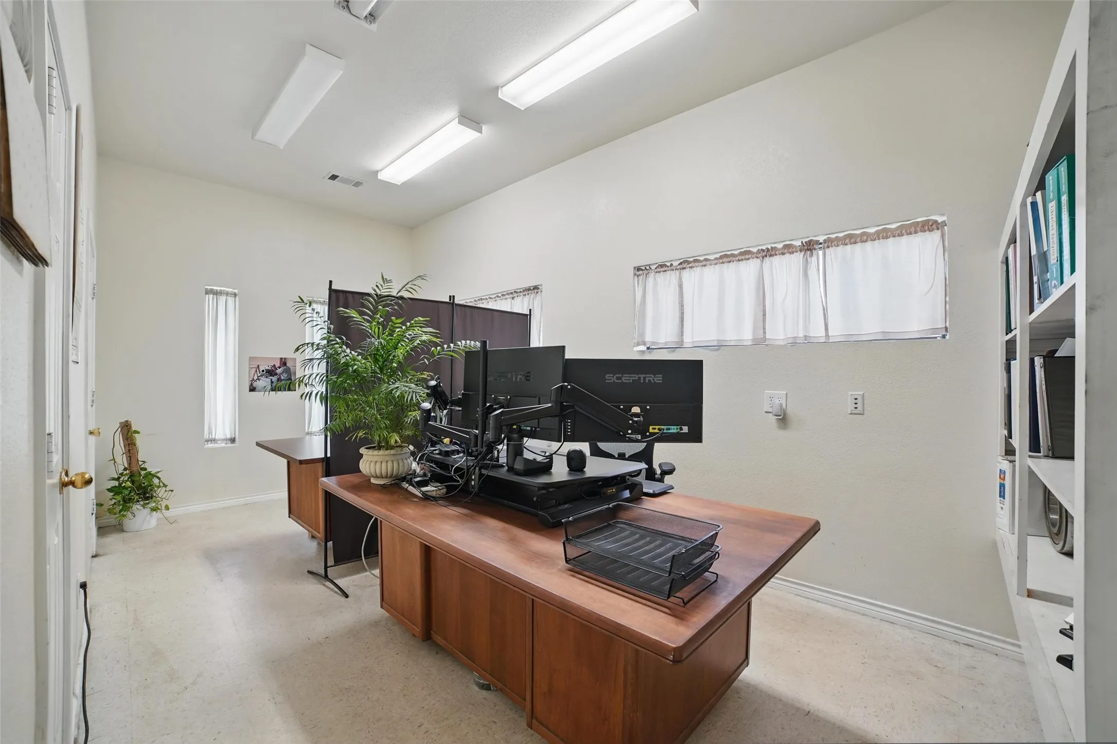 Industrial For Sale in Dallas County , 610 W Simonds Road, Seagoville, Texas 75159, 0, 0, Garage spaces, 0 Sqft, built in 1989, Preowned, mls#20945713, Real Estate Agent in Seagoville, Homes For Sale in Dallas county, Homes For Sale in Seagoville, Realtor in Seagoville Texas, Real Estate Brokerage Independent Realty Texas, Luminita Cordes Realtor