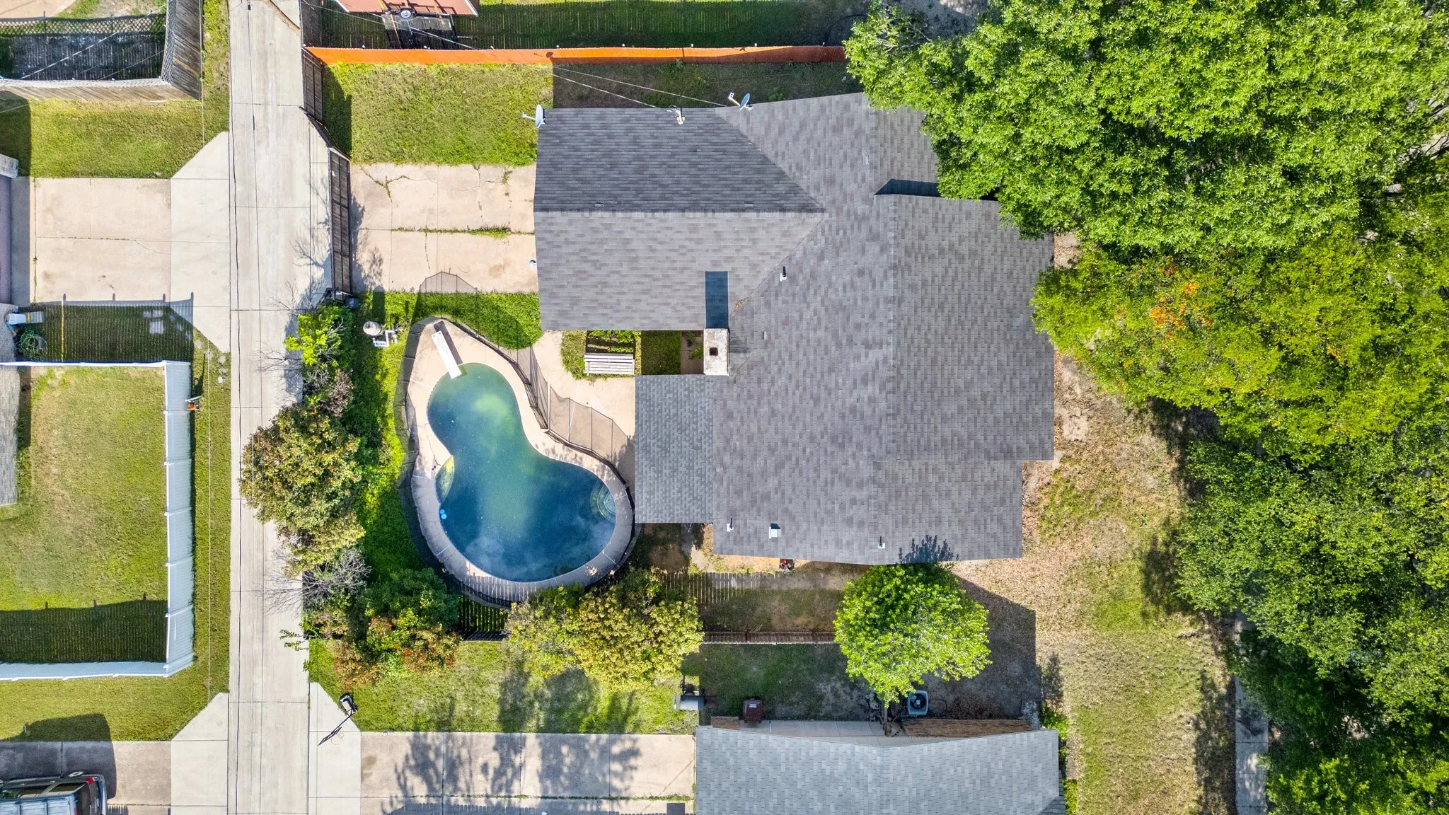 Single Family Residence For Sale in Dallas County , 745 Oakland Street, Grand Prairie, Texas 75052, 3 Bedroom, 2 Bathroom, 2 Garage spaces, 1,601 Sqft, built in 1974, mls#20945740, Real Estate Agent in Grand Prairie, Homes For Sale in Dallas county, Homes For Sale in Grand Prairie, Realtor in Grand Prairie Texas, Real Estate Brokerage Independent Realty Texas, Luminita Cordes Realtor