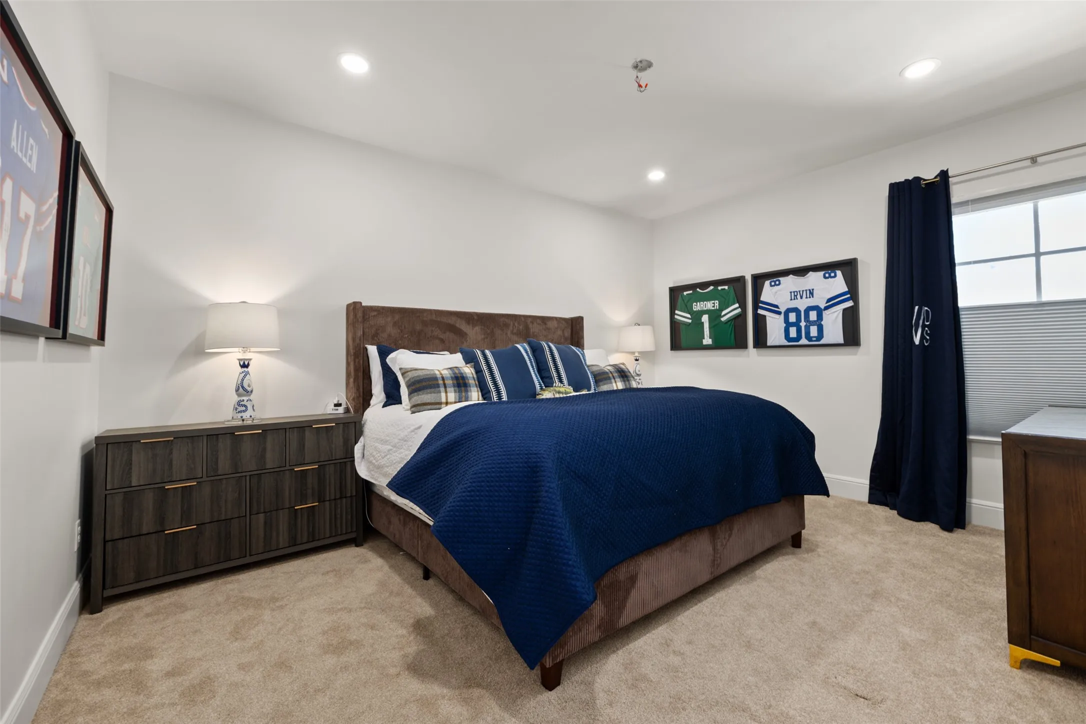 Single Family Residence For Sale in Tarrant County , 1716 Ashland Avenue, Fort Worth, Texas 76107, 5 Bedroom, 4 Bathroom, 2 Garage spaces, 4,370 Sqft, built in 2014, Preowned, mls#20945340, Real Estate Agent in Fort Worth, Homes For Sale in Tarrant county, Homes For Sale in Fort Worth, Realtor in Fort Worth Texas, Real Estate Brokerage Independent Realty Texas, Luminita Cordes Realtor