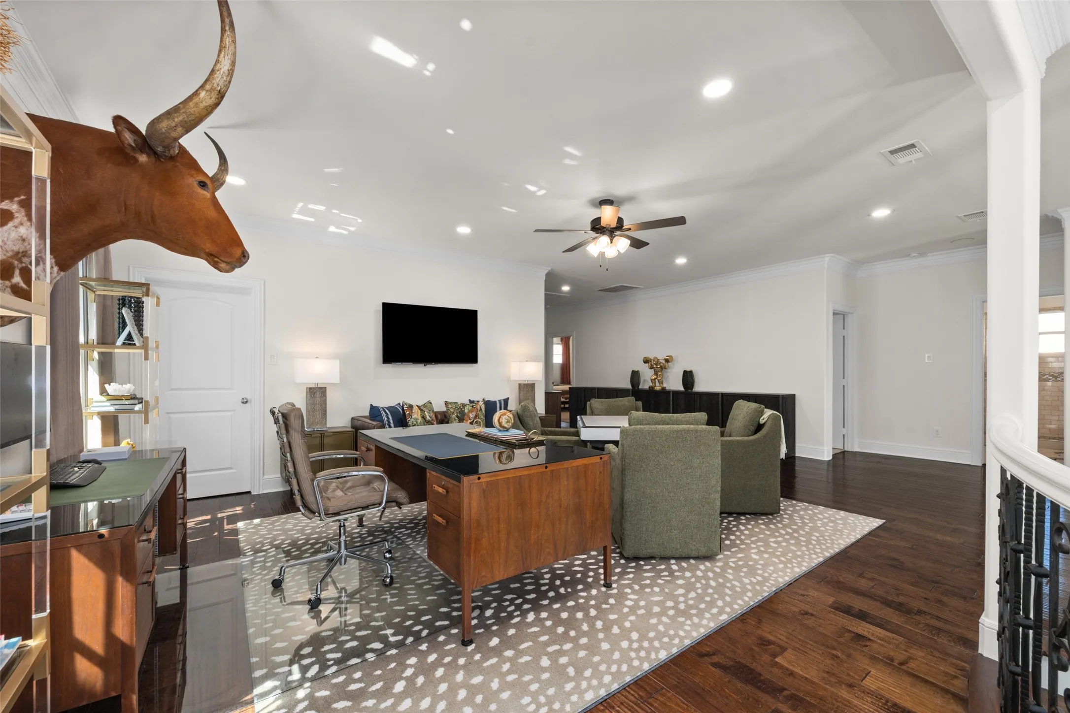 Single Family Residence For Sale in Tarrant County , 1716 Ashland Avenue, Fort Worth, Texas 76107, 5 Bedroom, 4 Bathroom, 2 Garage spaces, 4,370 Sqft, built in 2014, Preowned, mls#20945340, Real Estate Agent in Fort Worth, Homes For Sale in Tarrant county, Homes For Sale in Fort Worth, Realtor in Fort Worth Texas, Real Estate Brokerage Independent Realty Texas, Luminita Cordes Realtor