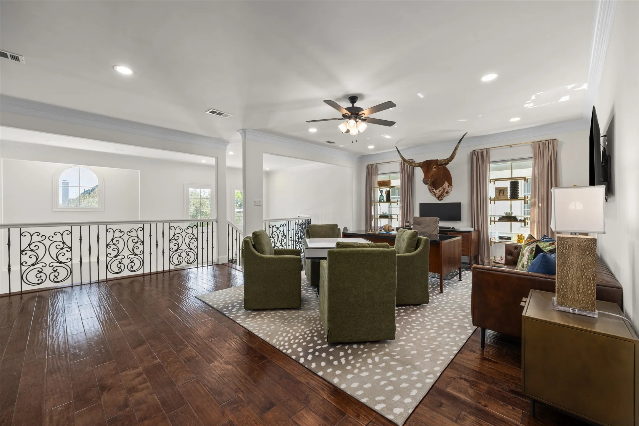 Single Family Residence For Sale in Tarrant County , 1716 Ashland Avenue, Fort Worth, Texas 76107, 5 Bedroom, 4 Bathroom, 2 Garage spaces, 4,370 Sqft, built in 2014, Preowned, mls#20945340, Real Estate Agent in Fort Worth, Homes For Sale in Tarrant county, Homes For Sale in Fort Worth, Realtor in Fort Worth Texas, Real Estate Brokerage Independent Realty Texas, Luminita Cordes Realtor