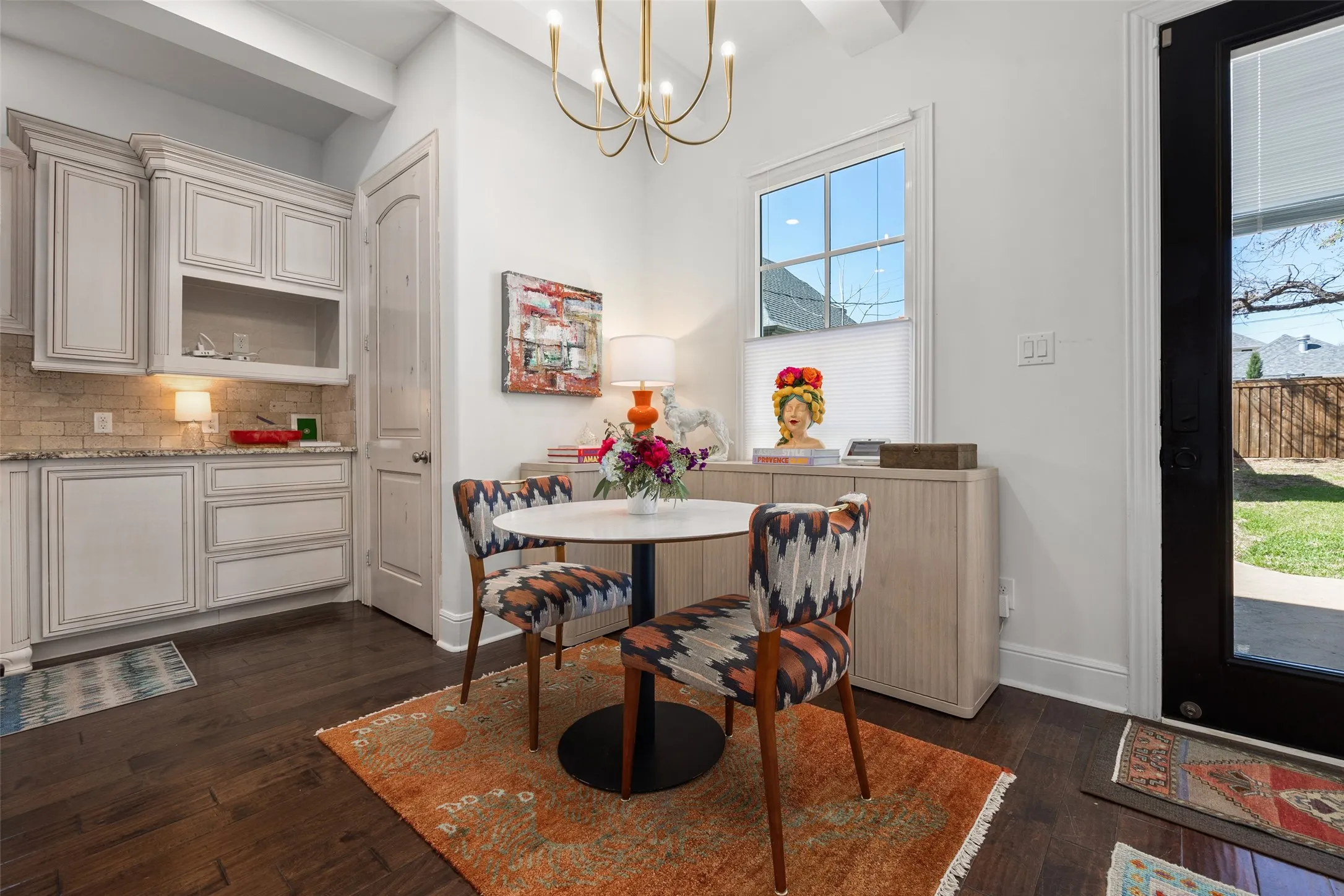 Single Family Residence For Sale in Tarrant County , 1716 Ashland Avenue, Fort Worth, Texas 76107, 5 Bedroom, 4 Bathroom, 2 Garage spaces, 4,370 Sqft, built in 2014, Preowned, mls#20945340, Real Estate Agent in Fort Worth, Homes For Sale in Tarrant county, Homes For Sale in Fort Worth, Realtor in Fort Worth Texas, Real Estate Brokerage Independent Realty Texas, Luminita Cordes Realtor