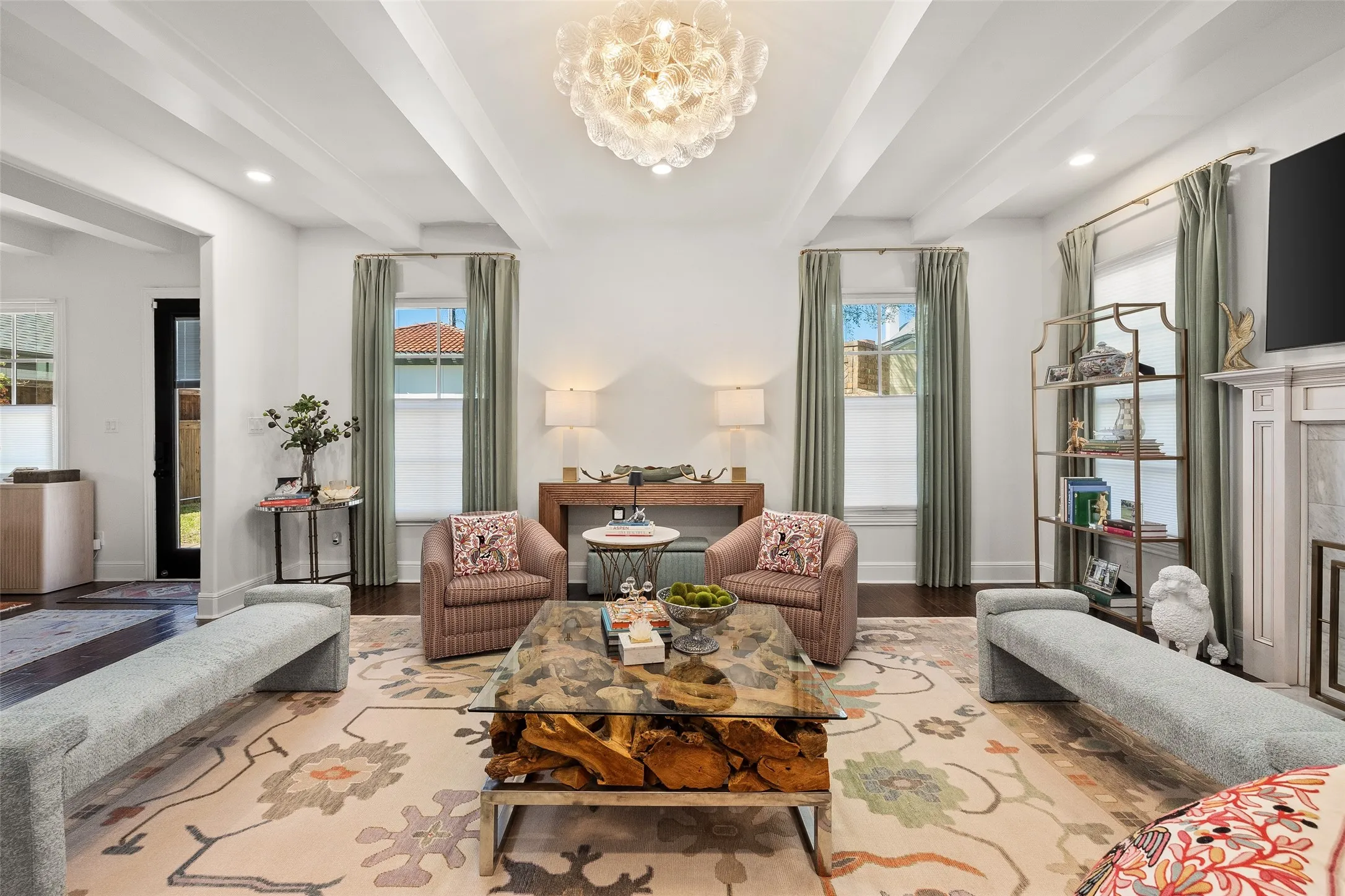 Single Family Residence For Sale in Tarrant County , 1716 Ashland Avenue, Fort Worth, Texas 76107, 5 Bedroom, 4 Bathroom, 2 Garage spaces, 4,370 Sqft, built in 2014, Preowned, mls#20945340, Real Estate Agent in Fort Worth, Homes For Sale in Tarrant county, Homes For Sale in Fort Worth, Realtor in Fort Worth Texas, Real Estate Brokerage Independent Realty Texas, Luminita Cordes Realtor