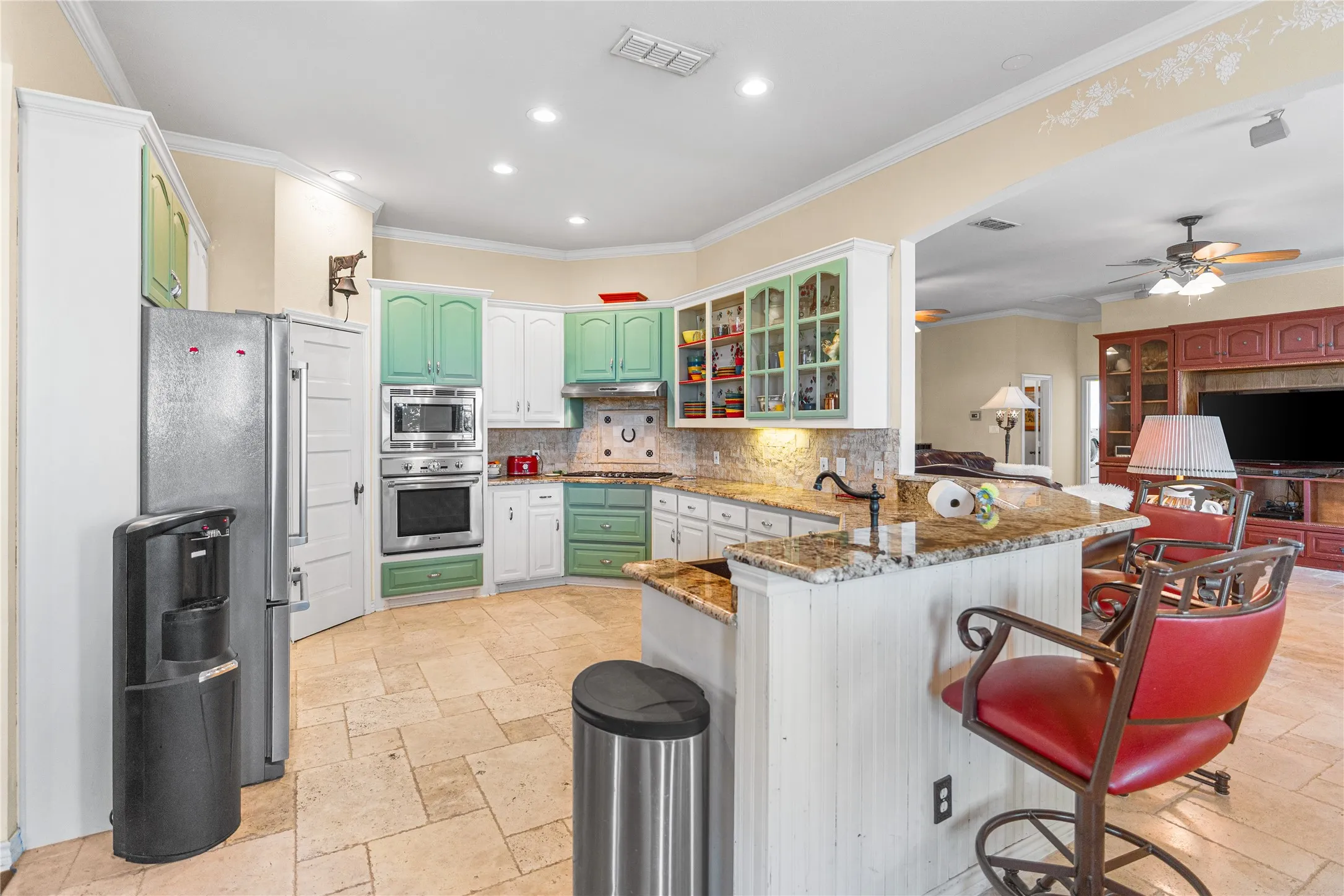 Farm For Sale in Cooke County , 590 County Road 385, Valley View, Texas 76272, 3 Bedroom, 3 Bathroom, 2 Garage spaces, 3,049 Sqft, built in 2003, Preowned, mls#20944318, Real Estate Agent in Valley View, Homes For Sale in Cooke county, Homes For Sale in Valley View, Realtor in Valley View Texas, Real Estate Brokerage Independent Realty Texas, Luminita Cordes Realtor