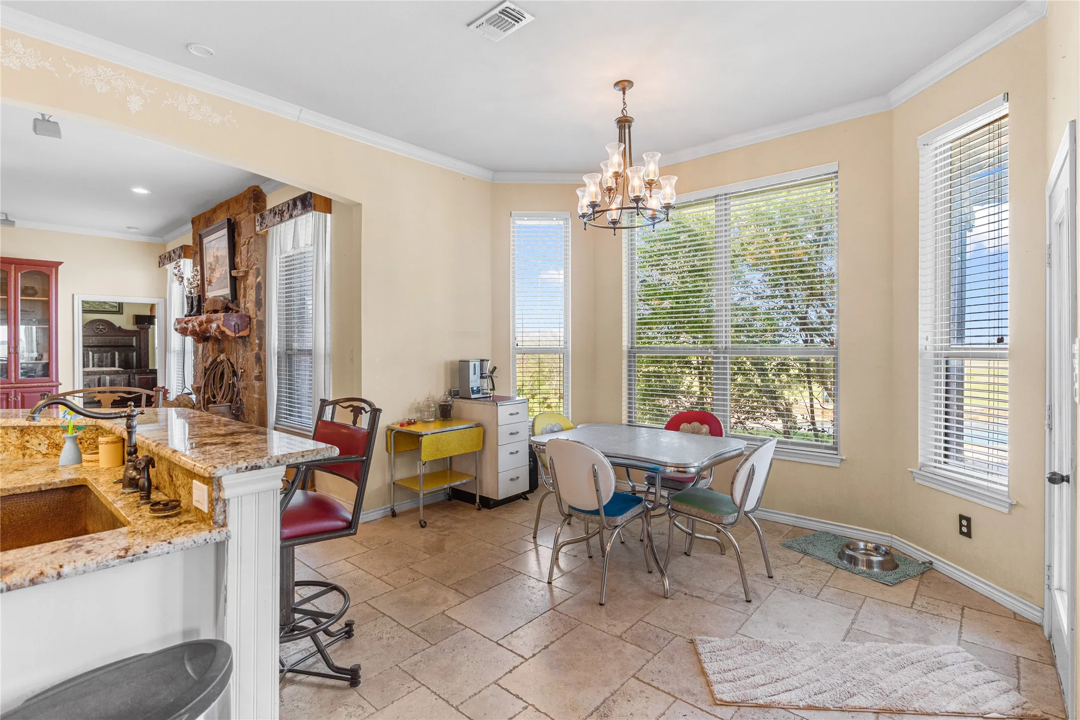 Farm For Sale in Cooke County , 590 County Road 385, Valley View, Texas 76272, 3 Bedroom, 3 Bathroom, 2 Garage spaces, 3,049 Sqft, built in 2003, Preowned, mls#20944318, Real Estate Agent in Valley View, Homes For Sale in Cooke county, Homes For Sale in Valley View, Realtor in Valley View Texas, Real Estate Brokerage Independent Realty Texas, Luminita Cordes Realtor
