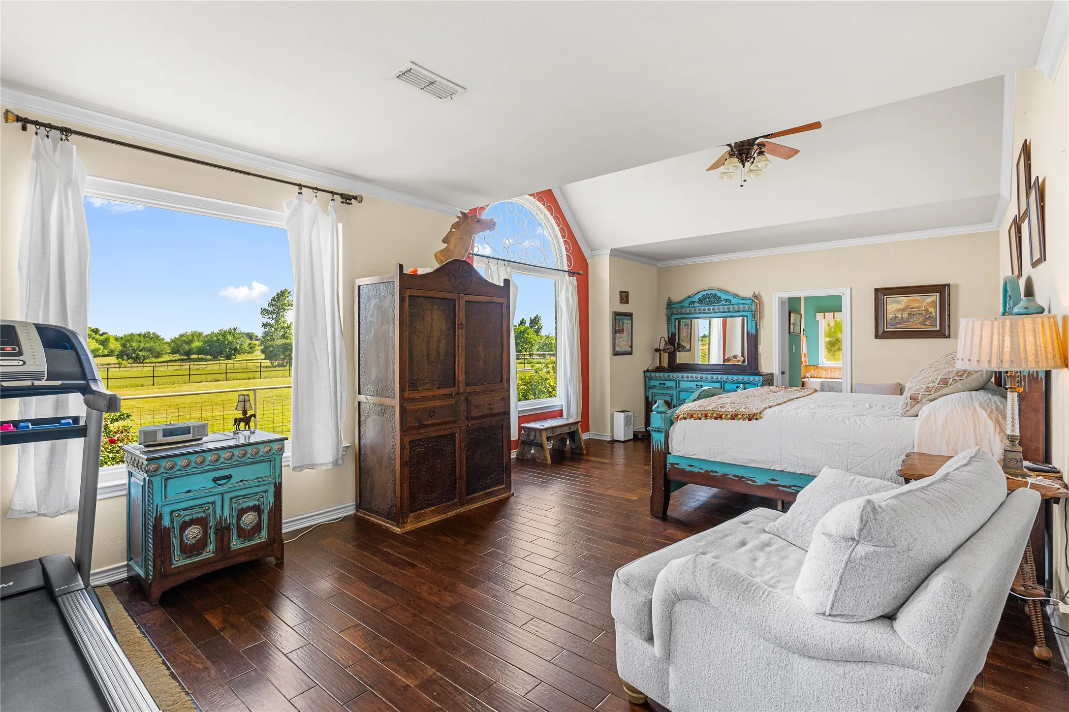 Farm For Sale in Cooke County , 590 County Road 385, Valley View, Texas 76272, 3 Bedroom, 3 Bathroom, 2 Garage spaces, 3,049 Sqft, built in 2003, Preowned, mls#20944318, Real Estate Agent in Valley View, Homes For Sale in Cooke county, Homes For Sale in Valley View, Realtor in Valley View Texas, Real Estate Brokerage Independent Realty Texas, Luminita Cordes Realtor