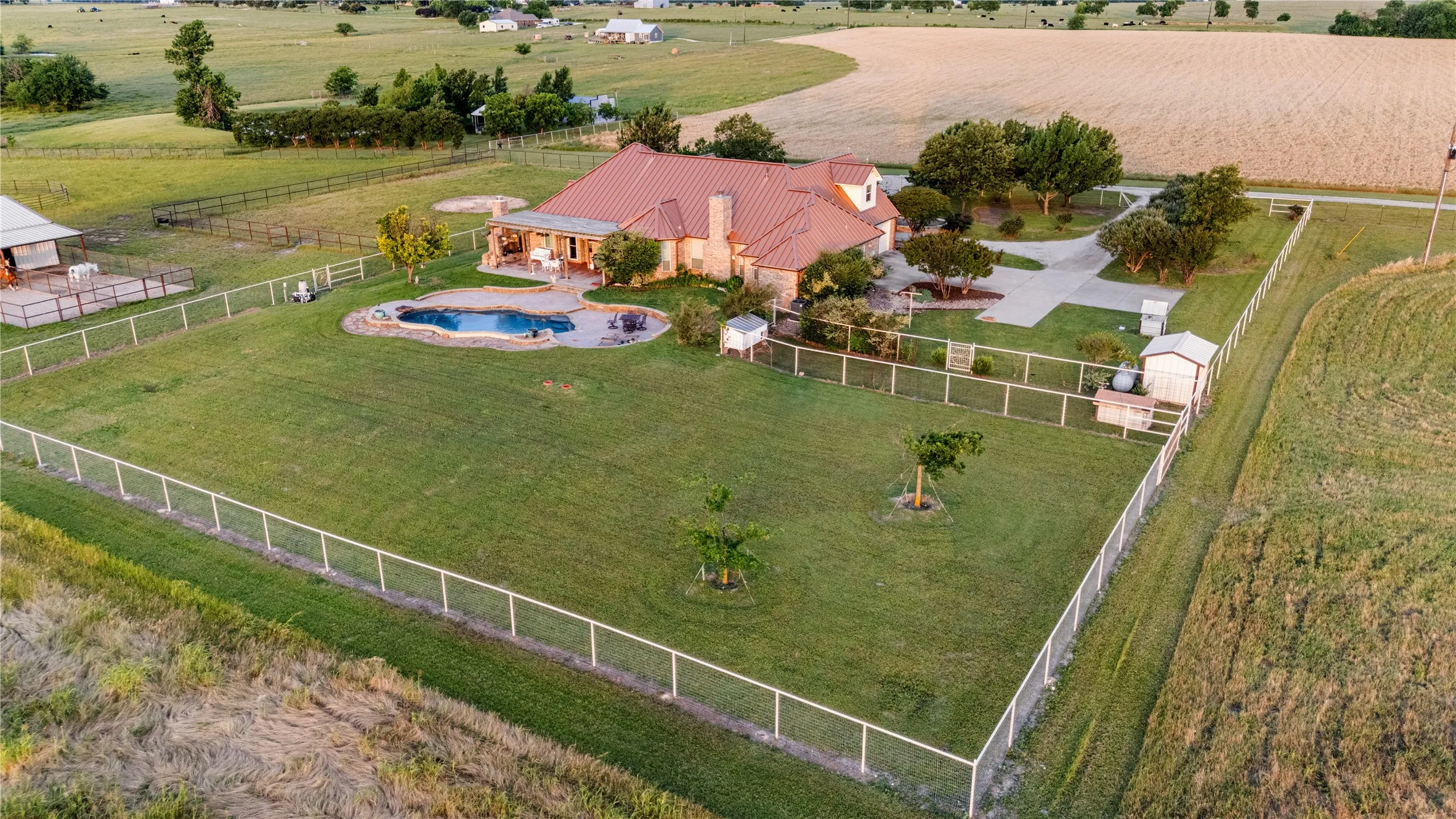 Farm For Sale in Cooke County , 590 County Road 385, Valley View, Texas 76272, 3 Bedroom, 3 Bathroom, 2 Garage spaces, 3,049 Sqft, built in 2003, Preowned, mls#20944318, Real Estate Agent in Valley View, Homes For Sale in Cooke county, Homes For Sale in Valley View, Realtor in Valley View Texas, Real Estate Brokerage Independent Realty Texas, Luminita Cordes Realtor