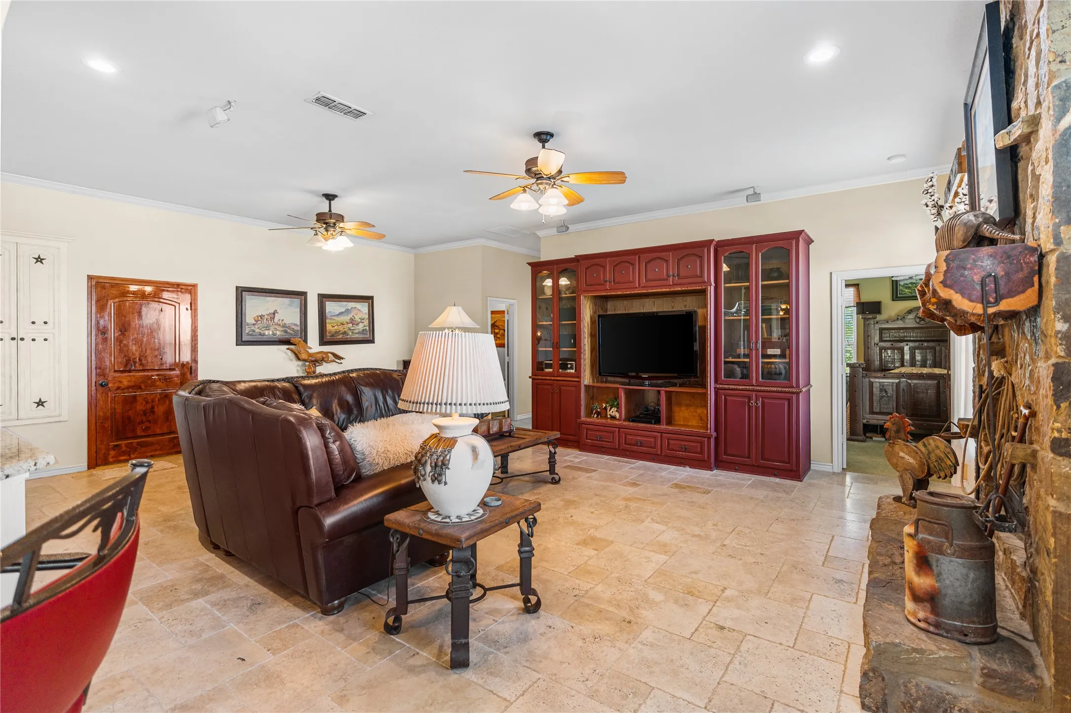 Farm For Sale in Cooke County , 590 County Road 385, Valley View, Texas 76272, 3 Bedroom, 3 Bathroom, 2 Garage spaces, 3,049 Sqft, built in 2003, Preowned, mls#20944318, Real Estate Agent in Valley View, Homes For Sale in Cooke county, Homes For Sale in Valley View, Realtor in Valley View Texas, Real Estate Brokerage Independent Realty Texas, Luminita Cordes Realtor