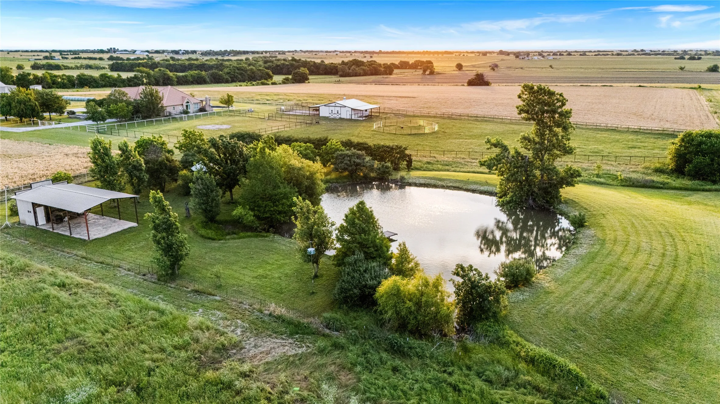 Farm For Sale in Cooke County , 590 County Road 385, Valley View, Texas 76272, 3 Bedroom, 3 Bathroom, 2 Garage spaces, 3,049 Sqft, built in 2003, Preowned, mls#20944318, Real Estate Agent in Valley View, Homes For Sale in Cooke county, Homes For Sale in Valley View, Realtor in Valley View Texas, Real Estate Brokerage Independent Realty Texas, Luminita Cordes Realtor