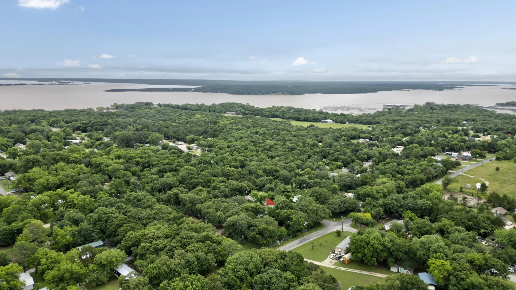 Just Minutes away from the Boat Ramp!