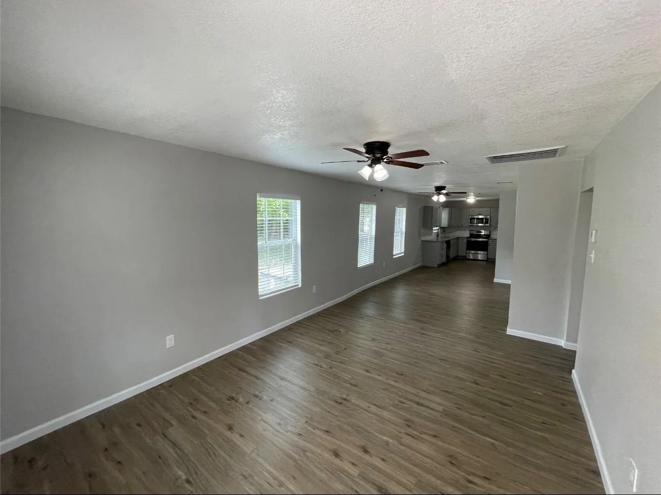 Single Family Residence For Sale in Dallas County , 2722 Hector Street, Dallas, Texas 75210, 3 Bedroom, 2 Bathroom, Garage spaces, 1,014 Sqft, built in 1939, Preowned, mls#20942608, Real Estate Agent in Dallas, Homes For Sale in Dallas county, Homes For Sale in Dallas, Realtor in Dallas Texas, Real Estate Brokerage Independent Realty Texas, Luminita Cordes Realtor