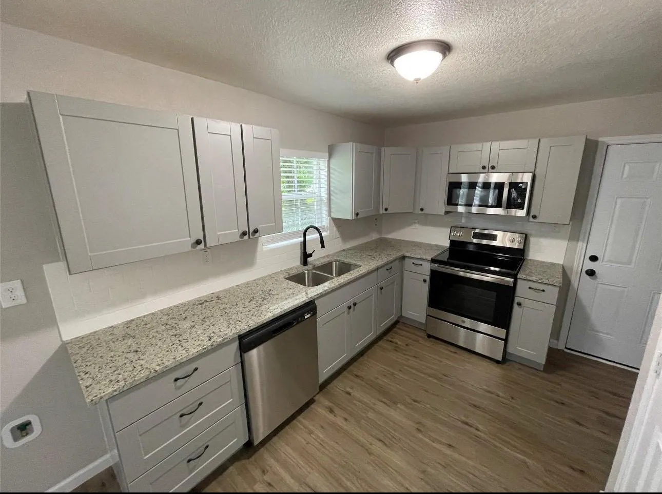 Single Family Residence For Sale in Dallas County , 2722 Hector Street, Dallas, Texas 75210, 3 Bedroom, 2 Bathroom, Garage spaces, 1,014 Sqft, built in 1939, Preowned, mls#20942608, Real Estate Agent in Dallas, Homes For Sale in Dallas county, Homes For Sale in Dallas, Realtor in Dallas Texas, Real Estate Brokerage Independent Realty Texas, Luminita Cordes Realtor