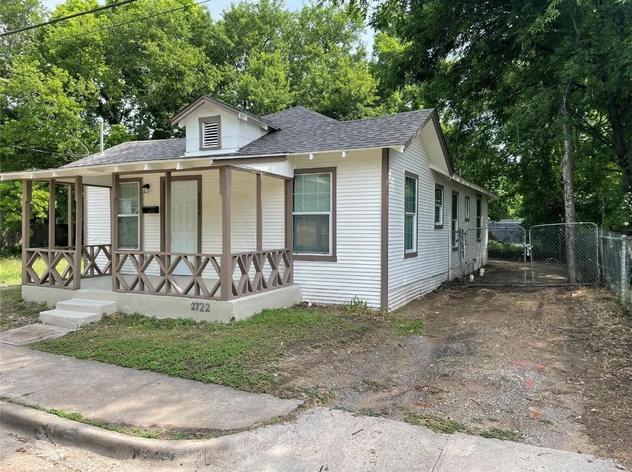 Single Family Residence For Sale in Dallas County , 2722 Hector Street, Dallas, Texas 75210, 3 Bedroom, 2 Bathroom, Garage spaces, 1,014 Sqft, built in 1939, Preowned, mls#20942608, Real Estate Agent in Dallas, Homes For Sale in Dallas county, Homes For Sale in Dallas, Realtor in Dallas Texas, Real Estate Brokerage Independent Realty Texas, Luminita Cordes Realtor