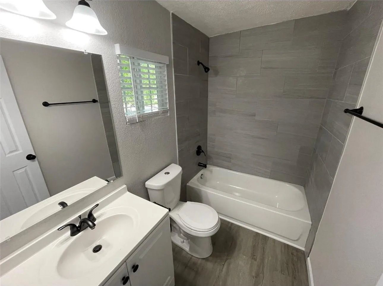 Single Family Residence For Sale in Dallas County , 2722 Hector Street, Dallas, Texas 75210, 3 Bedroom, 2 Bathroom, Garage spaces, 1,014 Sqft, built in 1939, Preowned, mls#20942608, Real Estate Agent in Dallas, Homes For Sale in Dallas county, Homes For Sale in Dallas, Realtor in Dallas Texas, Real Estate Brokerage Independent Realty Texas, Luminita Cordes Realtor
