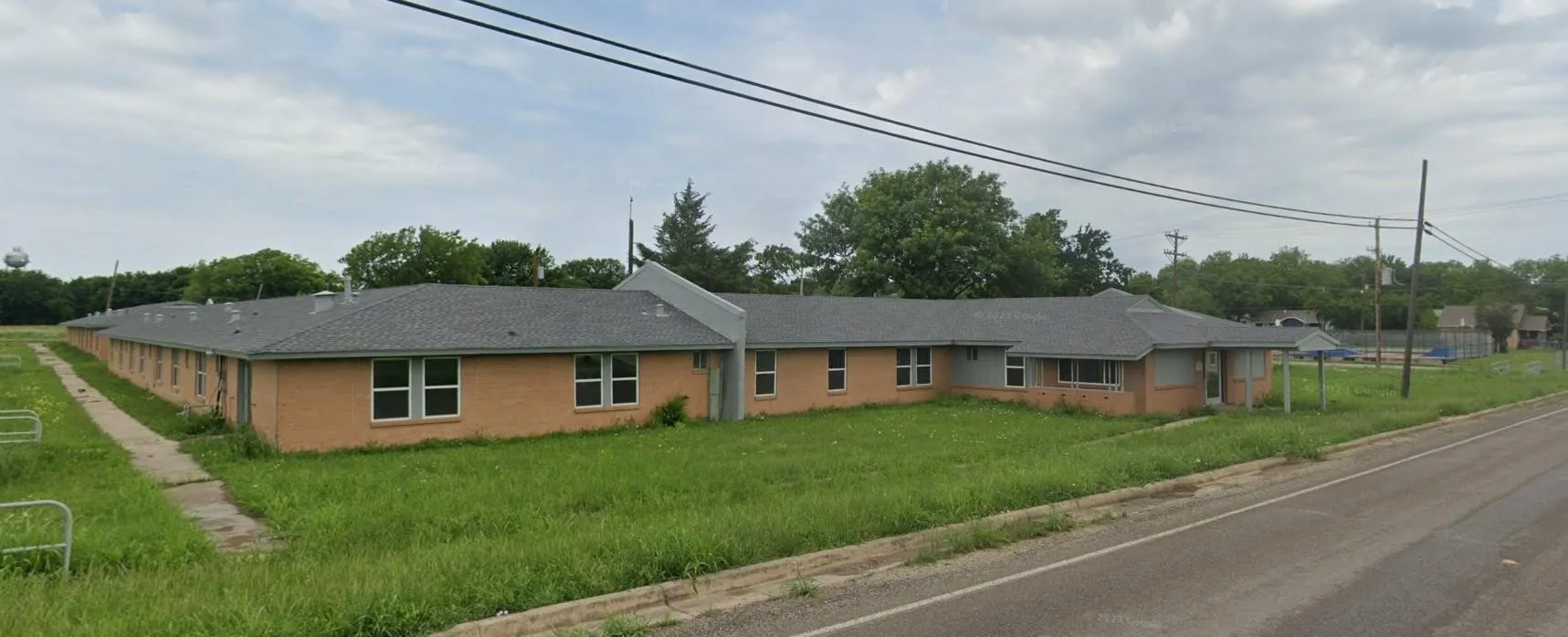Office For Sale in Grayson County , 400 S Bond Street, Whitewright, Texas 75491, 0, 0, Garage spaces, 0 Sqft, built in 1962, Preowned, mls#20936078, Real Estate Agent in Whitewright, Homes For Sale in Grayson county, Homes For Sale in Whitewright, Realtor in Whitewright Texas, Real Estate Brokerage Independent Realty Texas, Luminita Cordes Realtor