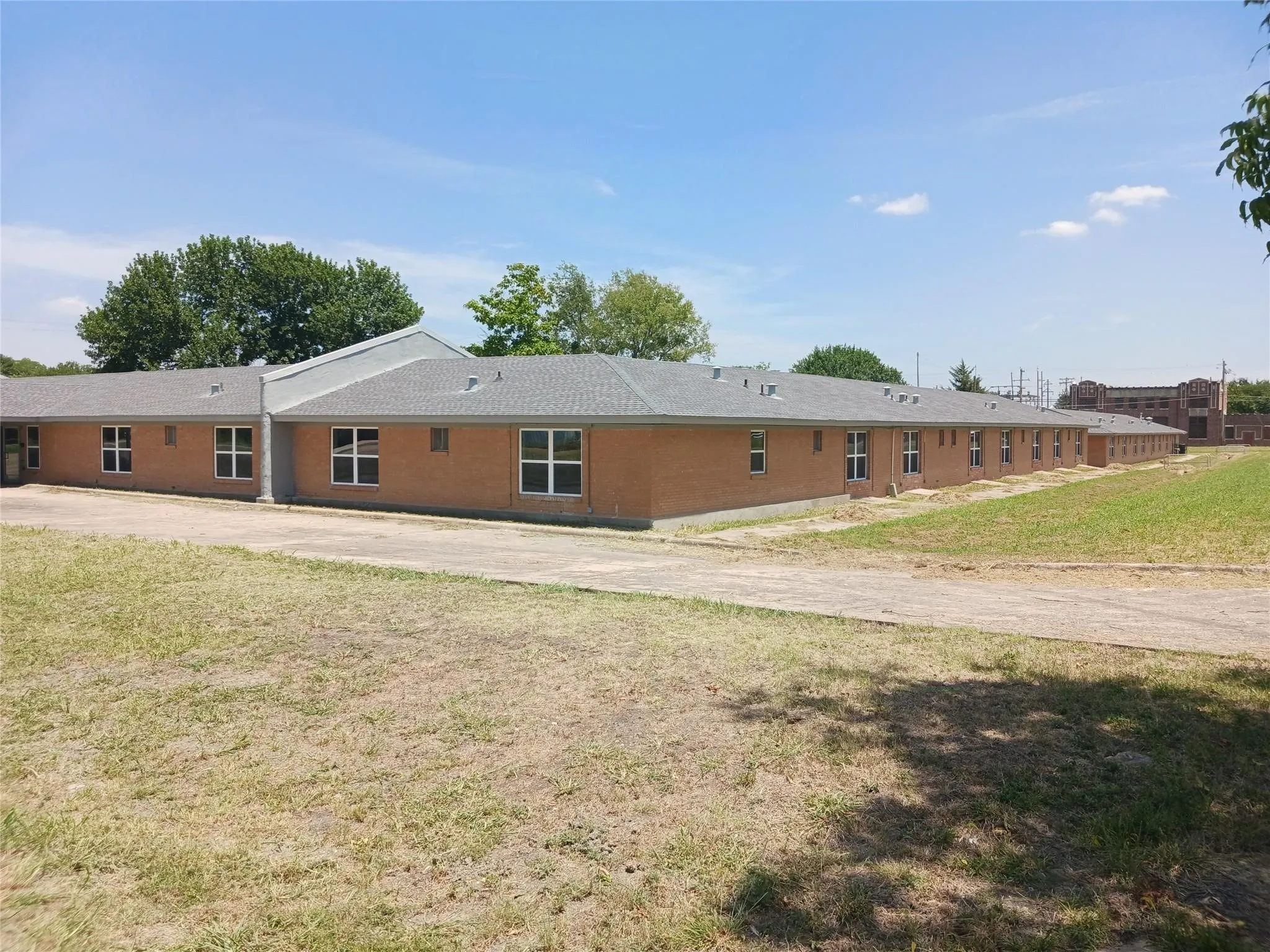 Office For Sale in Grayson County , 400 S Bond Street, Whitewright, Texas 75491, 0, 0, Garage spaces, 0 Sqft, built in 1962, Preowned, mls#20936078, Real Estate Agent in Whitewright, Homes For Sale in Grayson county, Homes For Sale in Whitewright, Realtor in Whitewright Texas, Real Estate Brokerage Independent Realty Texas, Luminita Cordes Realtor