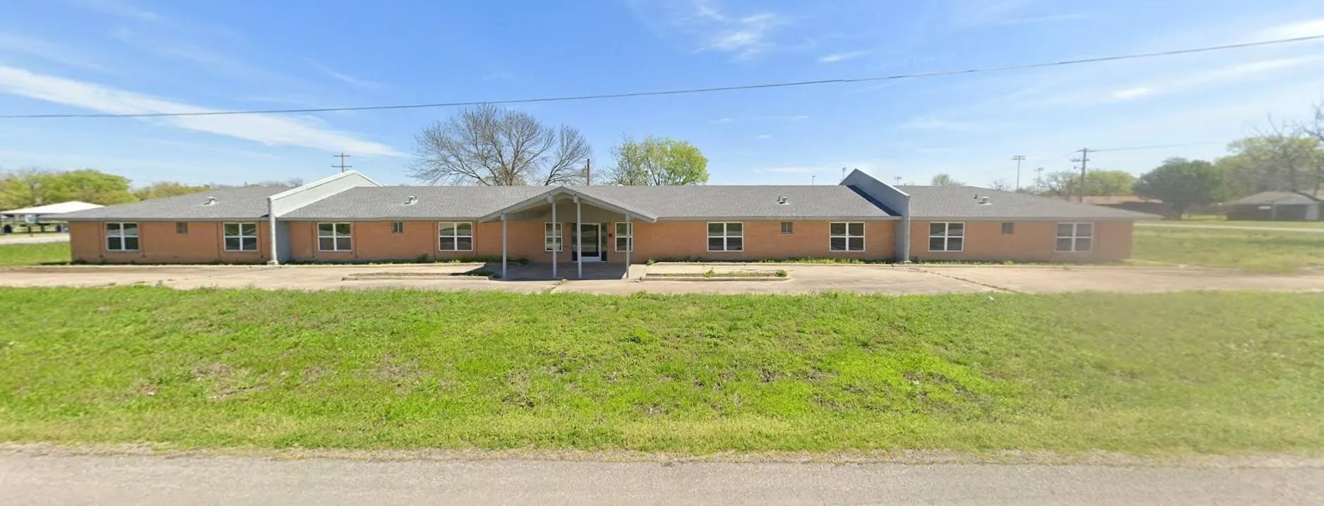 Office For Sale in Grayson County , 400 S Bond Street, Whitewright, Texas 75491, 0, 0, Garage spaces, 0 Sqft, built in 1962, Preowned, mls#20936078, Real Estate Agent in Whitewright, Homes For Sale in Grayson county, Homes For Sale in Whitewright, Realtor in Whitewright Texas, Real Estate Brokerage Independent Realty Texas, Luminita Cordes Realtor