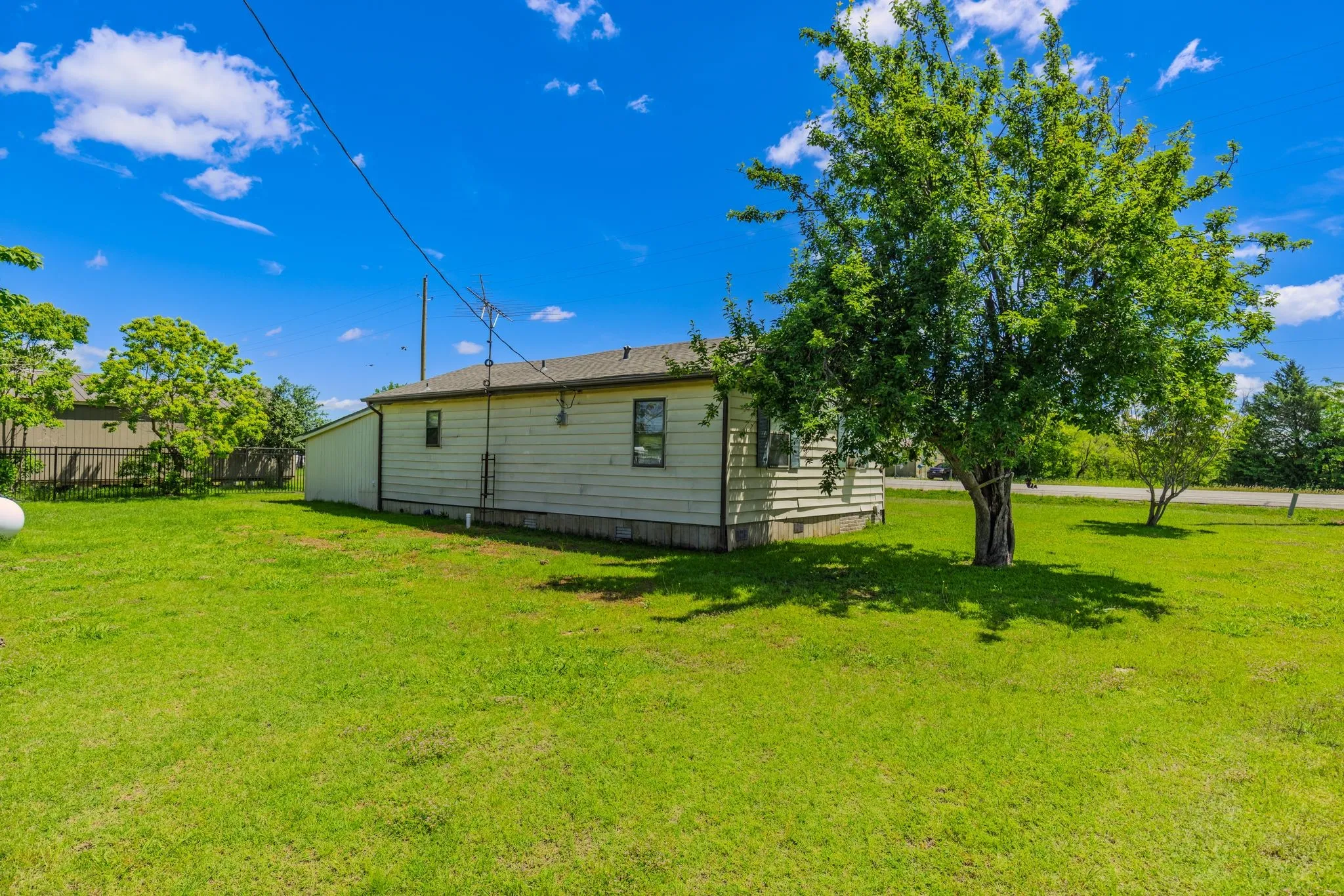 Business For Sale in Hunt County , 10806 FM 1570, Greenville, Texas 75402, 0, 0, Garage spaces, 3,100 Sqft, built in 1980, Preowned, Price $1,350,000, mls#20941028, Real Estate Agent in Greenville, Homes For Sale in Hunt county, Homes For Sale in Greenville, Realtor in Greenville Texas, Real Estate Brokerage Independent Realty Texas, Luminita Cordes Realtor