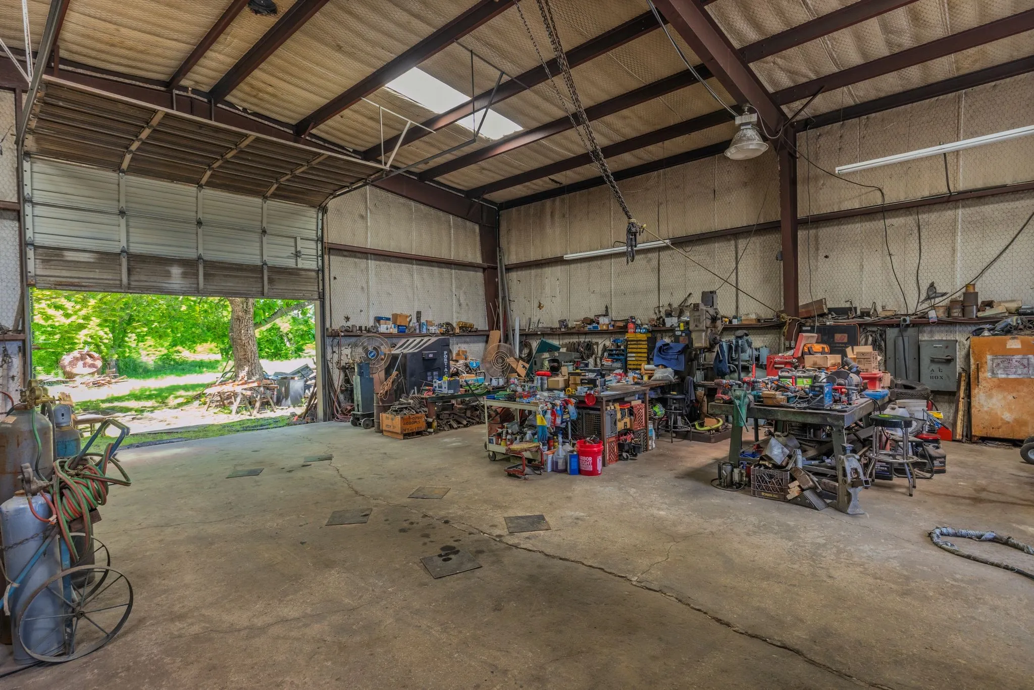 Business For Sale in Hunt County , 10806 FM 1570, Greenville, Texas 75402, 0, 0, Garage spaces, 3,100 Sqft, built in 1980, Preowned, Price $1,350,000, mls#20941028, Real Estate Agent in Greenville, Homes For Sale in Hunt county, Homes For Sale in Greenville, Realtor in Greenville Texas, Real Estate Brokerage Independent Realty Texas, Luminita Cordes Realtor