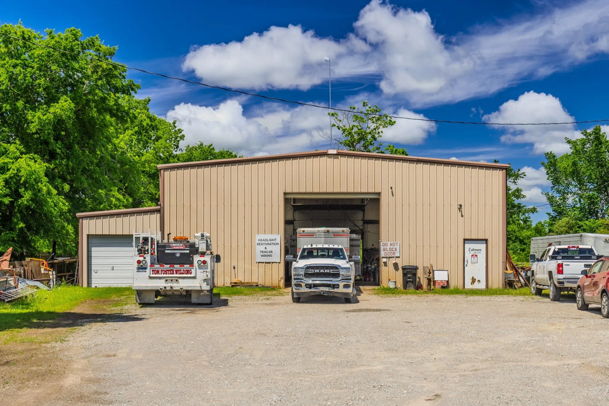 Business For Sale in Hunt County , 10806 FM 1570, Greenville, Texas 75402, 0, 0, Garage spaces, 3,100 Sqft, built in 1980, Preowned, Price $1,350,000, mls#20941028, Real Estate Agent in Greenville, Homes For Sale in Hunt county, Homes For Sale in Greenville, Realtor in Greenville Texas, Real Estate Brokerage Independent Realty Texas, Luminita Cordes Realtor