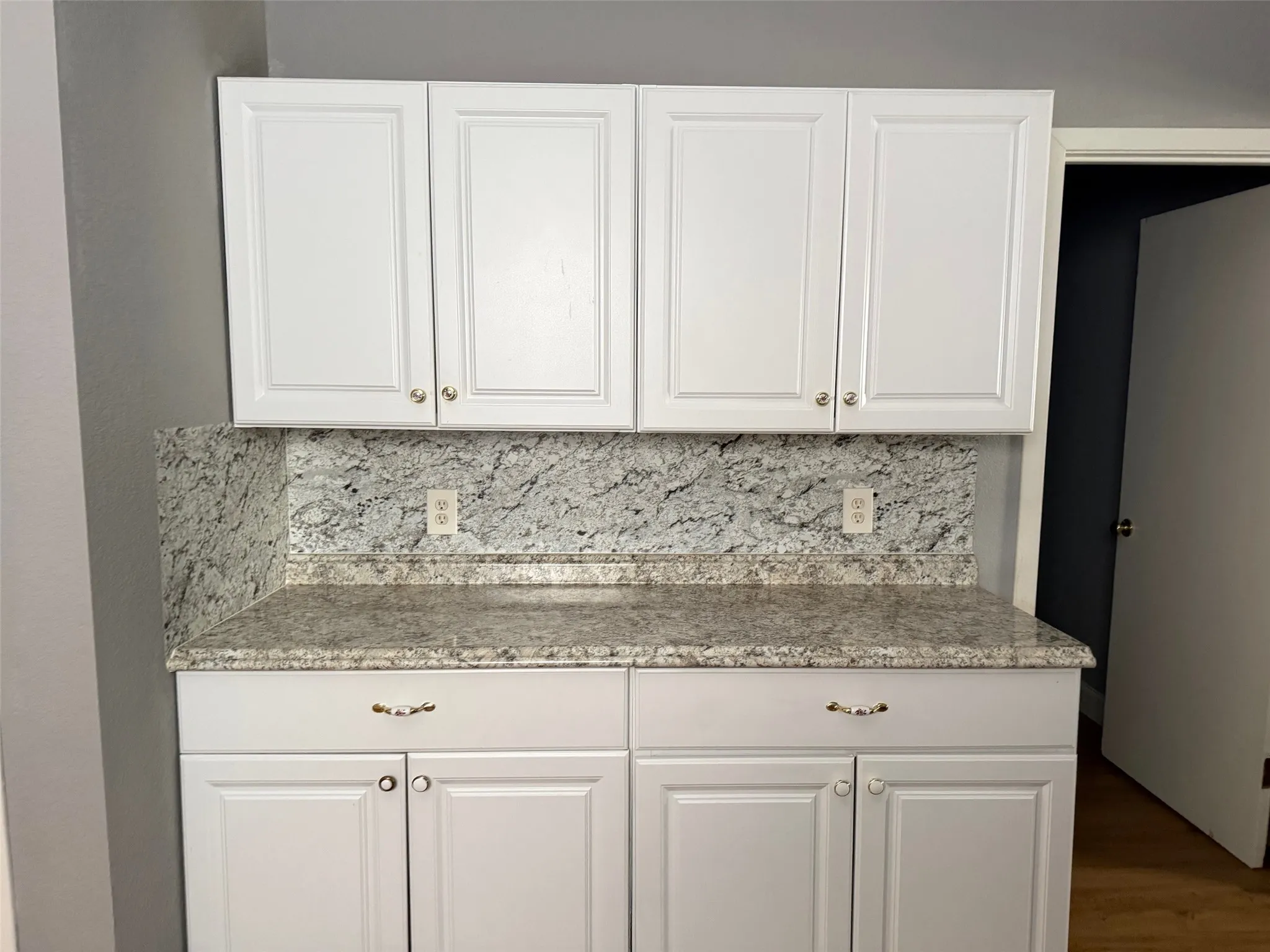 Single Family Residence For Sale in Comanche County , 602 W Walcott Avenue, Comanche, Texas 76442, 3 Bedrooms, 2 Bathrooms, Garage spaces, 1,728 Sqft, built in 1920, Price $170,000, mls#20945596, Real Estate Agent in Comanche, Homes For Sale in Comanche county, Homes For Sale in Comanche, Realtor in Comanche Texas, Real Estate Brokerage Independent Realty Texas, Luminita Cordes Realtor