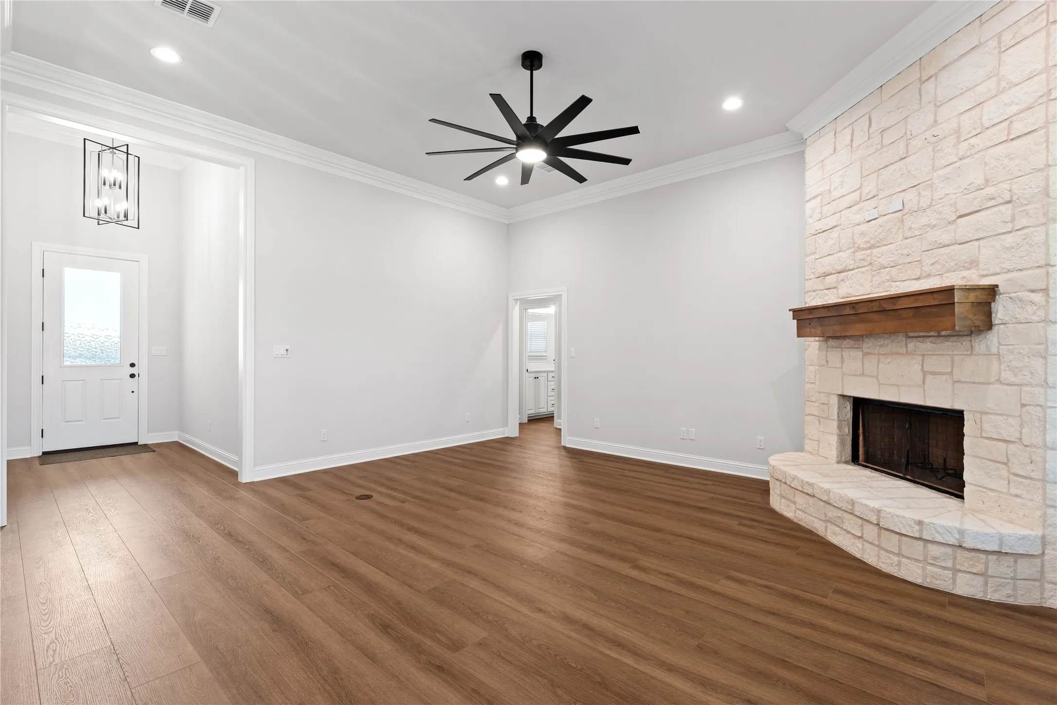 Single Family Residence For Sale in Mc Lennan County , 10117 Castleberry Lane, Waco, Texas 76712, 4 Bedroom, 2 Bathroom, 2 Garage spaces, 2,019 Sqft, built in 2025, New Construction - Complete, mls#20947768, Real Estate Agent in Waco, Homes For Sale in Mc Lennan county, Homes For Sale in Waco, Realtor in Waco Texas, Real Estate Brokerage Independent Realty Texas, Luminita Cordes Realtor