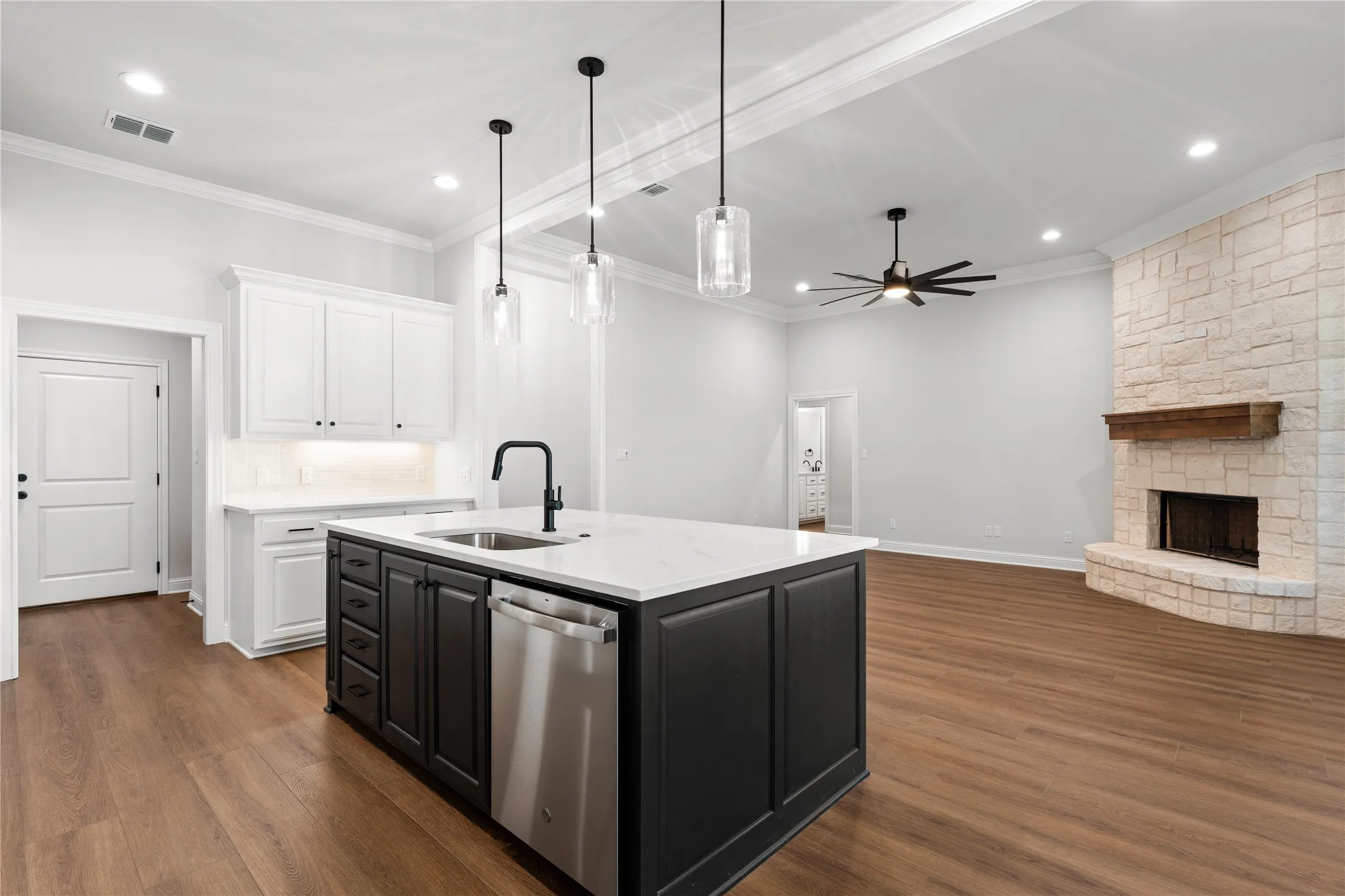 Single Family Residence For Sale in Mc Lennan County , 10117 Castleberry Lane, Waco, Texas 76712, 4 Bedroom, 2 Bathroom, 2 Garage spaces, 2,019 Sqft, built in 2025, New Construction - Complete, mls#20947768, Real Estate Agent in Waco, Homes For Sale in Mc Lennan county, Homes For Sale in Waco, Realtor in Waco Texas, Real Estate Brokerage Independent Realty Texas, Luminita Cordes Realtor