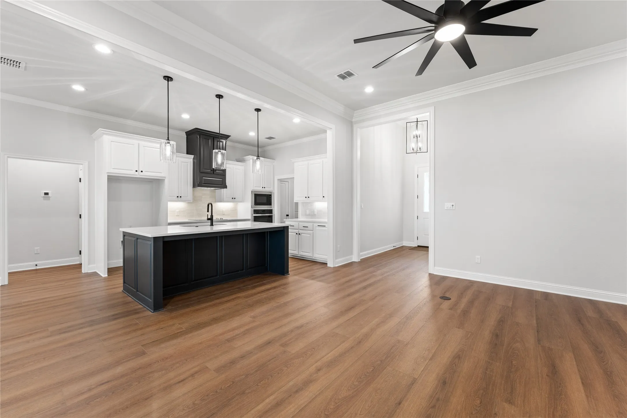 Single Family Residence For Sale in Mc Lennan County , 10117 Castleberry Lane, Waco, Texas 76712, 4 Bedroom, 2 Bathroom, 2 Garage spaces, 2,019 Sqft, built in 2025, New Construction - Complete, mls#20947768, Real Estate Agent in Waco, Homes For Sale in Mc Lennan county, Homes For Sale in Waco, Realtor in Waco Texas, Real Estate Brokerage Independent Realty Texas, Luminita Cordes Realtor