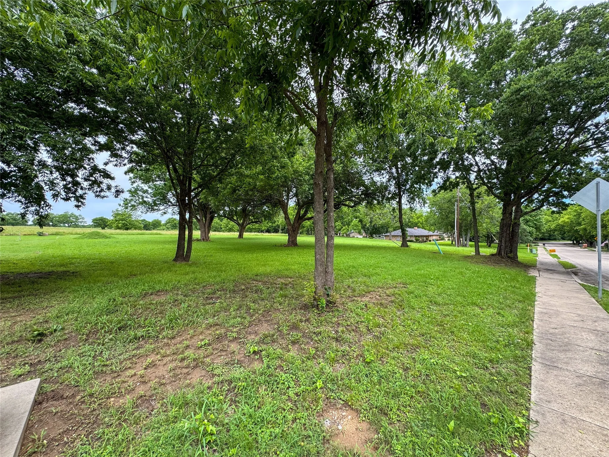 Unimproved Land For Sale in Grayson County , 2904 W Washington Street, Sherman, Texas 75092, 0, 0, Garage spaces, 0 Sqft, built in 0, Price $159,000, mls#20950282, Real Estate Agent in Sherman, Homes For Sale in Grayson county, Homes For Sale in Sherman, Realtor in Sherman Texas, Real Estate Brokerage Independent Realty Texas, Luminita Cordes Realtor