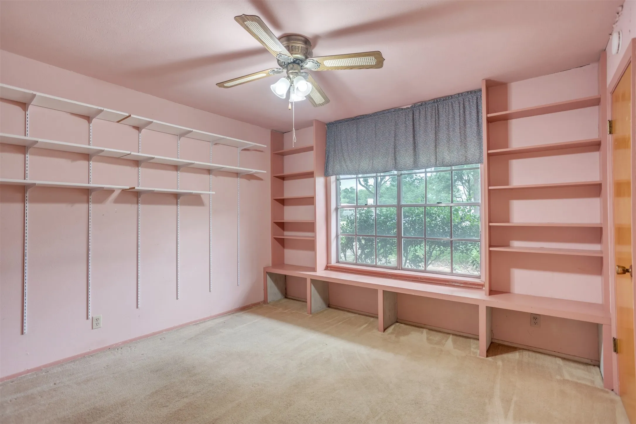 Single Family Residence For Sale in Hunt County , 3307 County Road 2176, Greenville, Texas 75402, 3 Bedroom, 3 Bathroom, 2 Garage spaces, 1,484 Sqft, built in 1980, Price $989,000, mls#20949555, Real Estate Agent in Greenville, Homes For Sale in Hunt county, Homes For Sale in Greenville, Realtor in Greenville Texas, Real Estate Brokerage Independent Realty Texas, Luminita Cordes Realtor