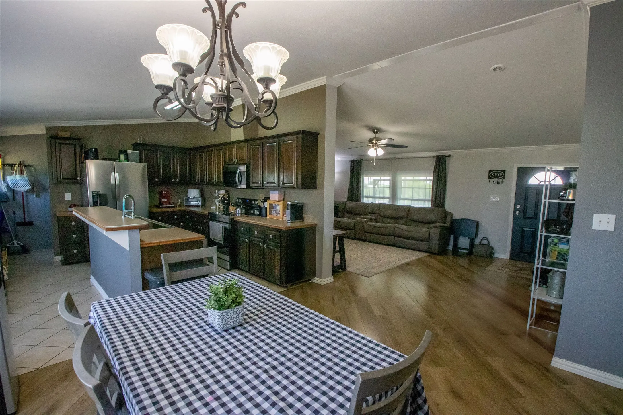 Manufactured Home For Sale in Wise County , 279 Ridge Trail, Rhome, Texas 76078, 4 Bedroom, 2 Bathroom, 2 Garage spaces, 2,128 Sqft, built in 2005, mls#20949270, Real Estate Agent in Rhome, Homes For Sale in Wise county, Homes For Sale in Rhome, Realtor in Rhome Texas, Real Estate Brokerage Independent Realty Texas, Luminita Cordes Realtor
