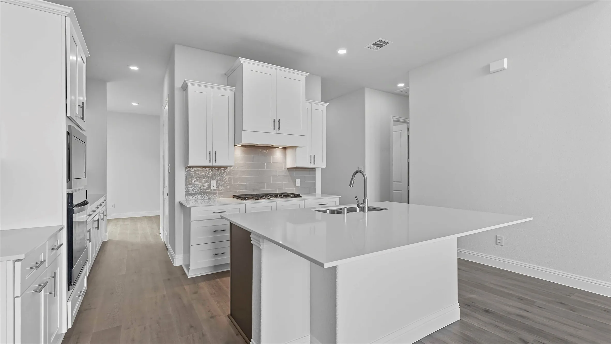 Single Family Residence For Sale in Collin County , 1019 Pitchfork Road, Royse City, Texas 75189, 3 Bedroom, 3 Bathroom, 2 Garage spaces, 2,164 Sqft, built in 2025, New Construction - Incomplete, mls#20952302, Real Estate Agent in Royse City, Homes For Sale in Collin county, Homes For Sale in Royse City, Realtor in Royse City Texas, Real Estate Brokerage Independent Realty Texas, Luminita Cordes Realtor