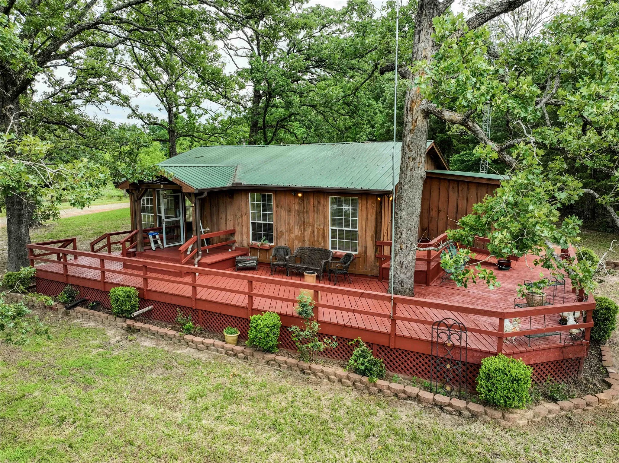 Single Family Residence For Sale in Van Zandt County , 3389 Pvt Rd 8517, Van, Texas 75790, 2 Bedroom, 1 Bathroom, Garage spaces, 1,108 Sqft, built in 2003, mls#20952838, Real Estate Agent in Van, Homes For Sale in Van Zandt county, Homes For Sale in Van, Realtor in Van Texas, Real Estate Brokerage Independent Realty Texas, Luminita Cordes Realtor