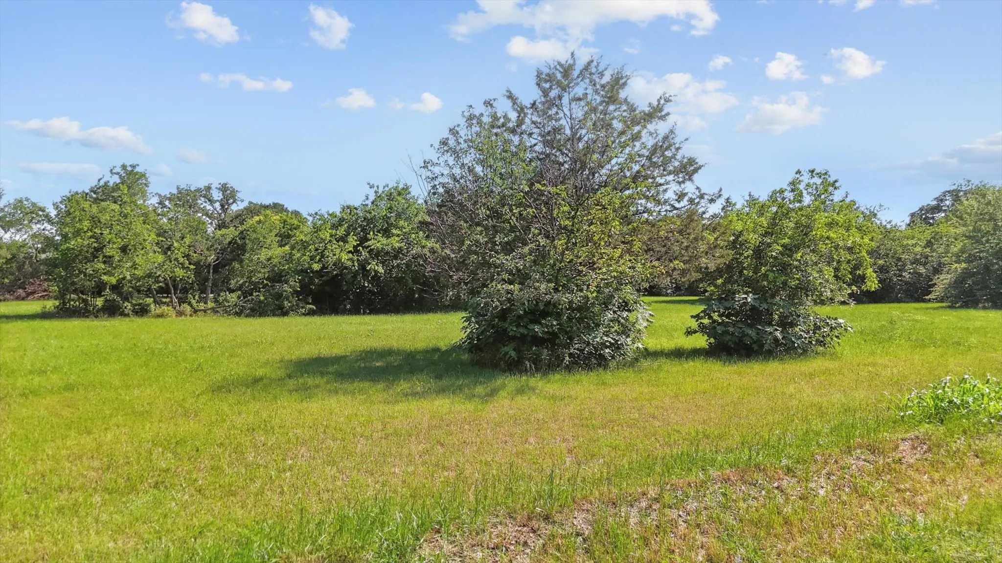 Unimproved Land For Sale in Denton County , 122 W Shady Shores Road, Shady Shores, Texas 76210, 0, 0, Garage spaces, 0 Sqft, built in 0, mls#20954830, Real Estate Agent in Shady Shores, Homes For Sale in Denton county, Homes For Sale in Shady Shores, Realtor in Shady Shores Texas, Real Estate Brokerage Independent Realty Texas, Luminita Cordes Realtor