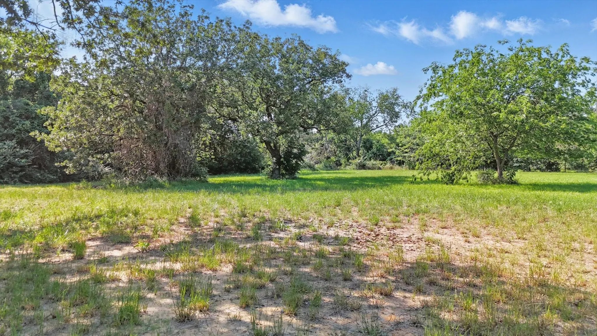 Unimproved Land For Sale in Denton County , 126 W Shady Shores Road, Shady Shores, Texas 76210, 0, 0, Garage spaces, 0 Sqft, built in 0, mls#20954890, Real Estate Agent in Shady Shores, Homes For Sale in Denton county, Homes For Sale in Shady Shores, Realtor in Shady Shores Texas, Real Estate Brokerage Independent Realty Texas, Luminita Cordes Realtor