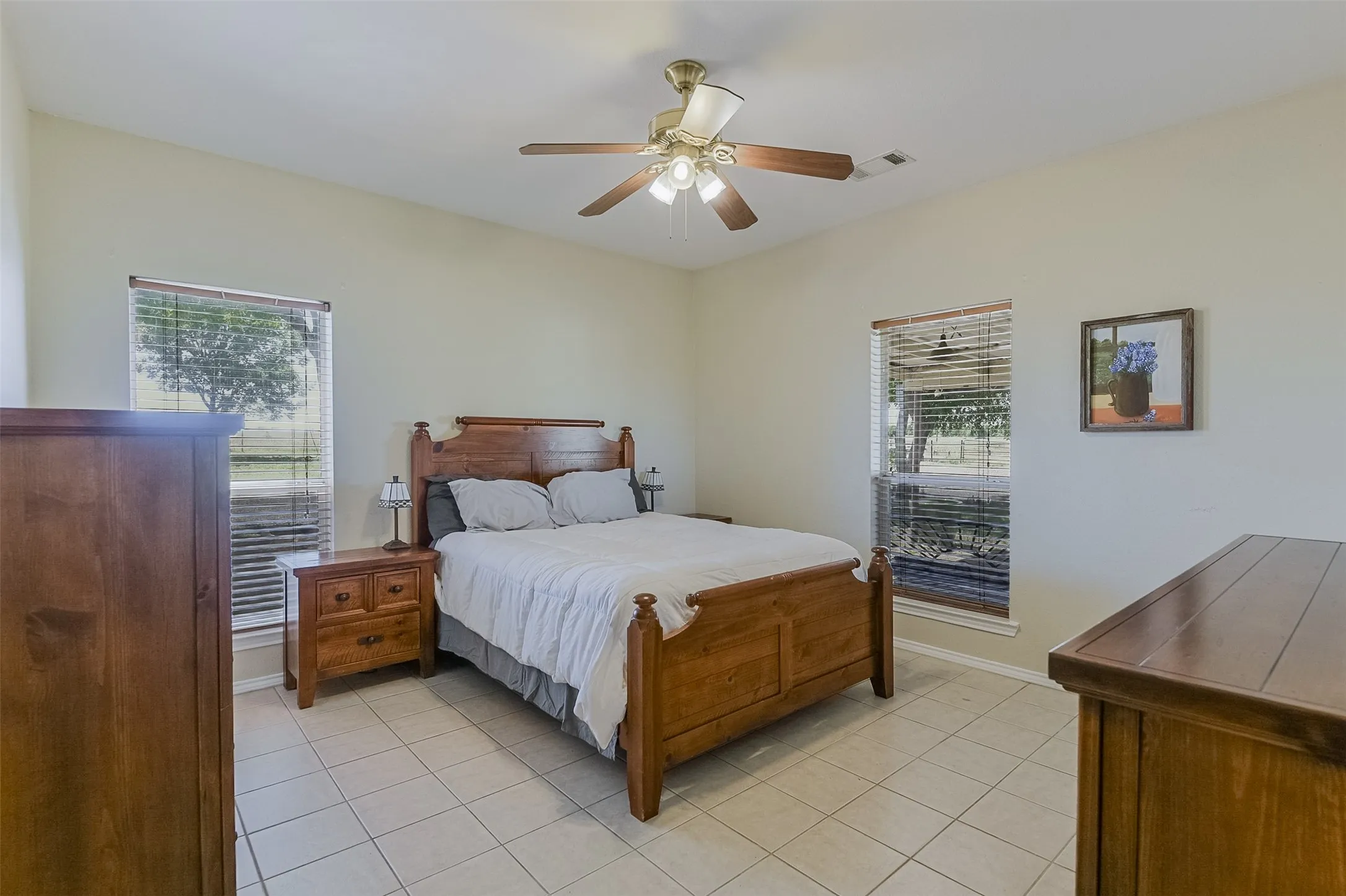 Farm For Sale in Ellis County , 2403 Greathouse Road, Waxahachie, Texas 75167, 4 Bedroom, 2 Bathroom, Garage spaces, 3,048 Sqft, built in 2000, Preowned, mls#20948784, Real Estate Agent in Waxahachie, Homes For Sale in Ellis county, Homes For Sale in Waxahachie, Realtor in Waxahachie Texas, Real Estate Brokerage Independent Realty Texas, Luminita Cordes Realtor