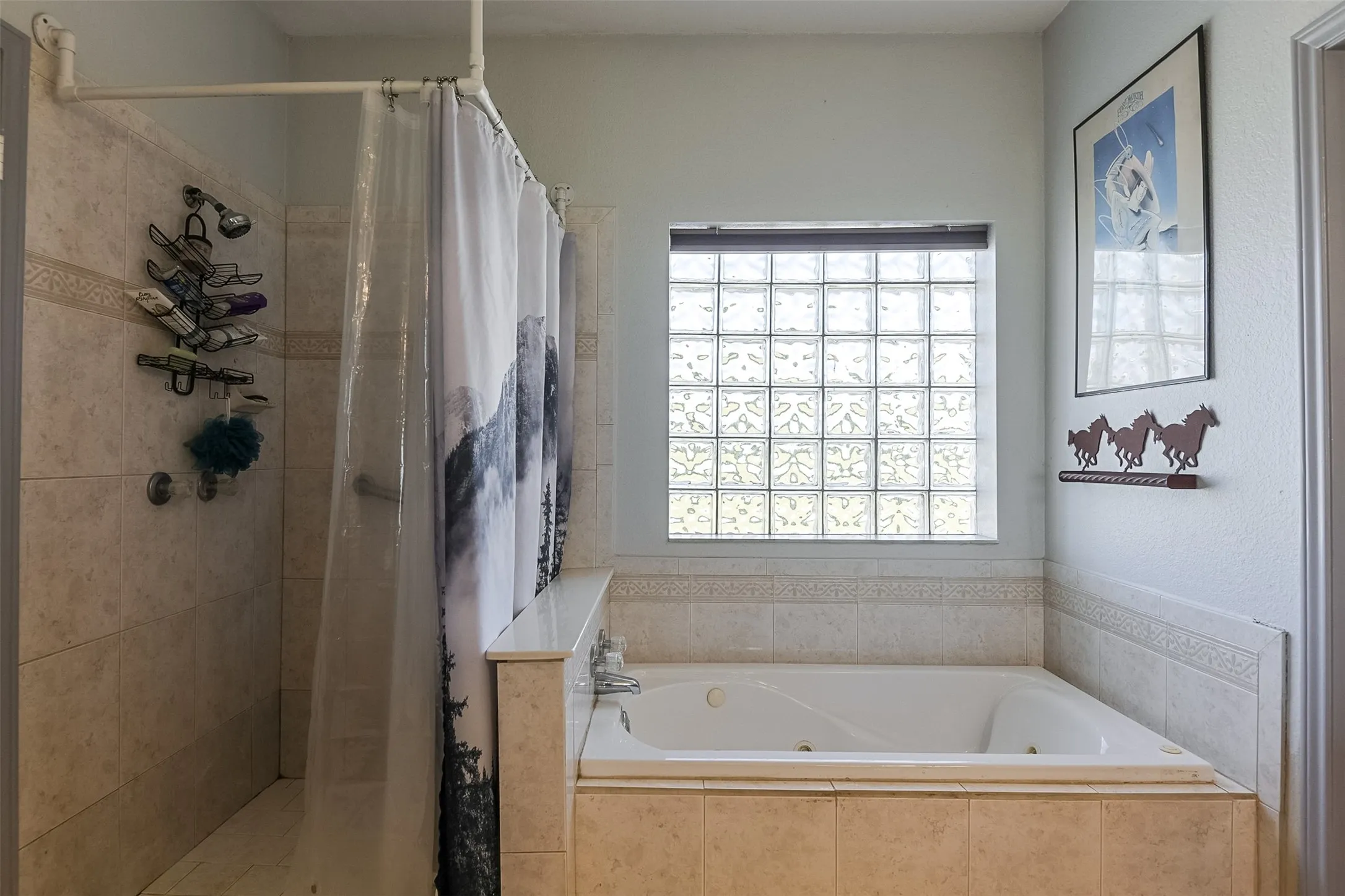 Farm For Sale in Ellis County , 2403 Greathouse Road, Waxahachie, Texas 75167, 4 Bedroom, 2 Bathroom, Garage spaces, 3,048 Sqft, built in 2000, Preowned, mls#20948784, Real Estate Agent in Waxahachie, Homes For Sale in Ellis county, Homes For Sale in Waxahachie, Realtor in Waxahachie Texas, Real Estate Brokerage Independent Realty Texas, Luminita Cordes Realtor