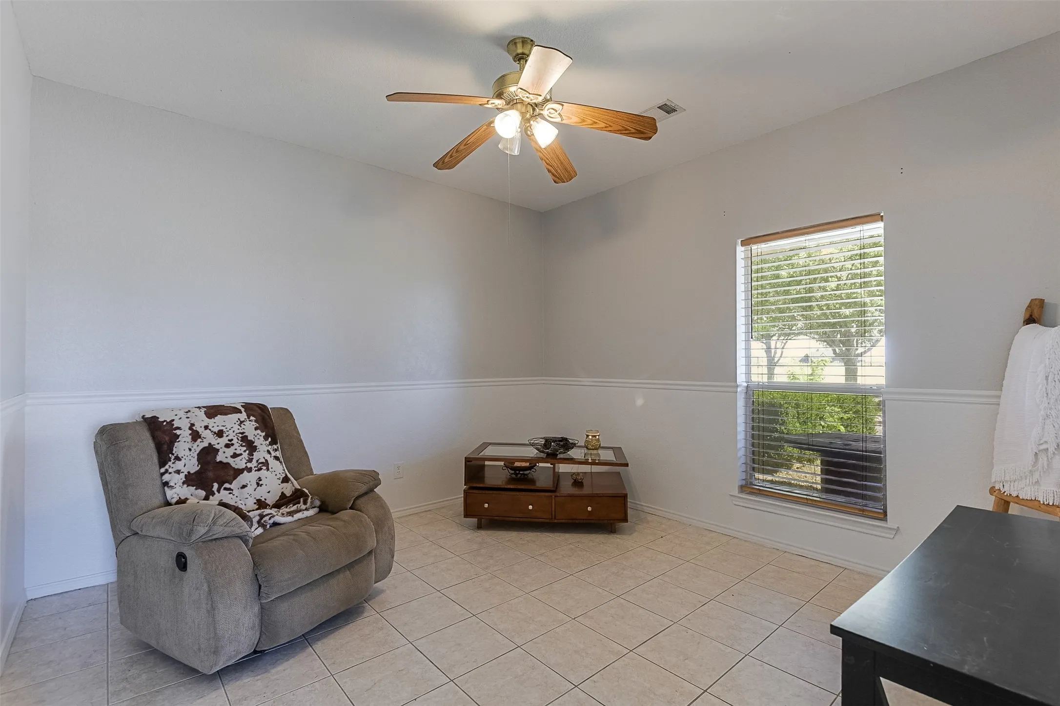 Farm For Sale in Ellis County , 2403 Greathouse Road, Waxahachie, Texas 75167, 4 Bedroom, 2 Bathroom, Garage spaces, 3,048 Sqft, built in 2000, Preowned, mls#20948784, Real Estate Agent in Waxahachie, Homes For Sale in Ellis county, Homes For Sale in Waxahachie, Realtor in Waxahachie Texas, Real Estate Brokerage Independent Realty Texas, Luminita Cordes Realtor
