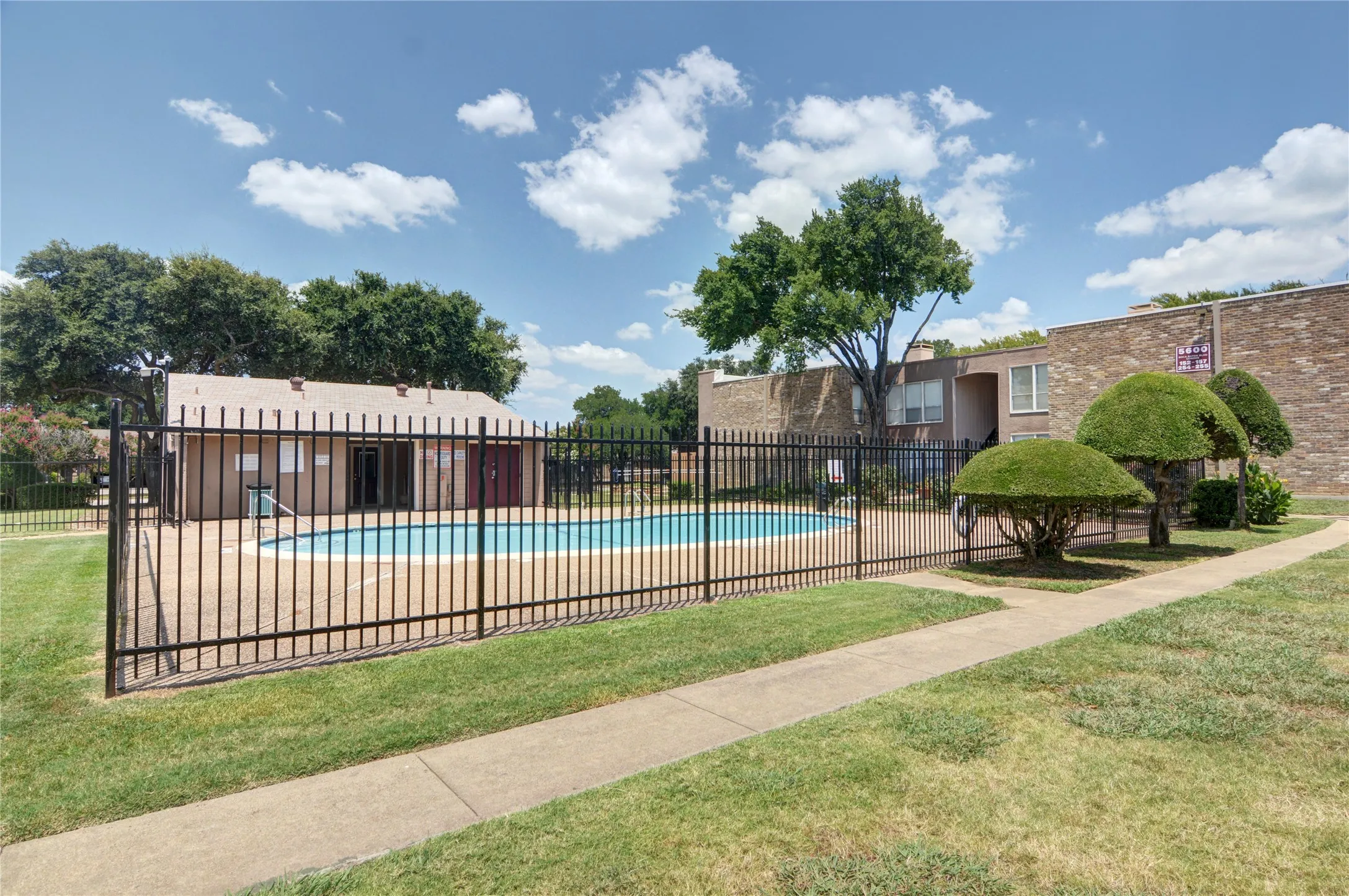 OFFICE AND POOL VIEW